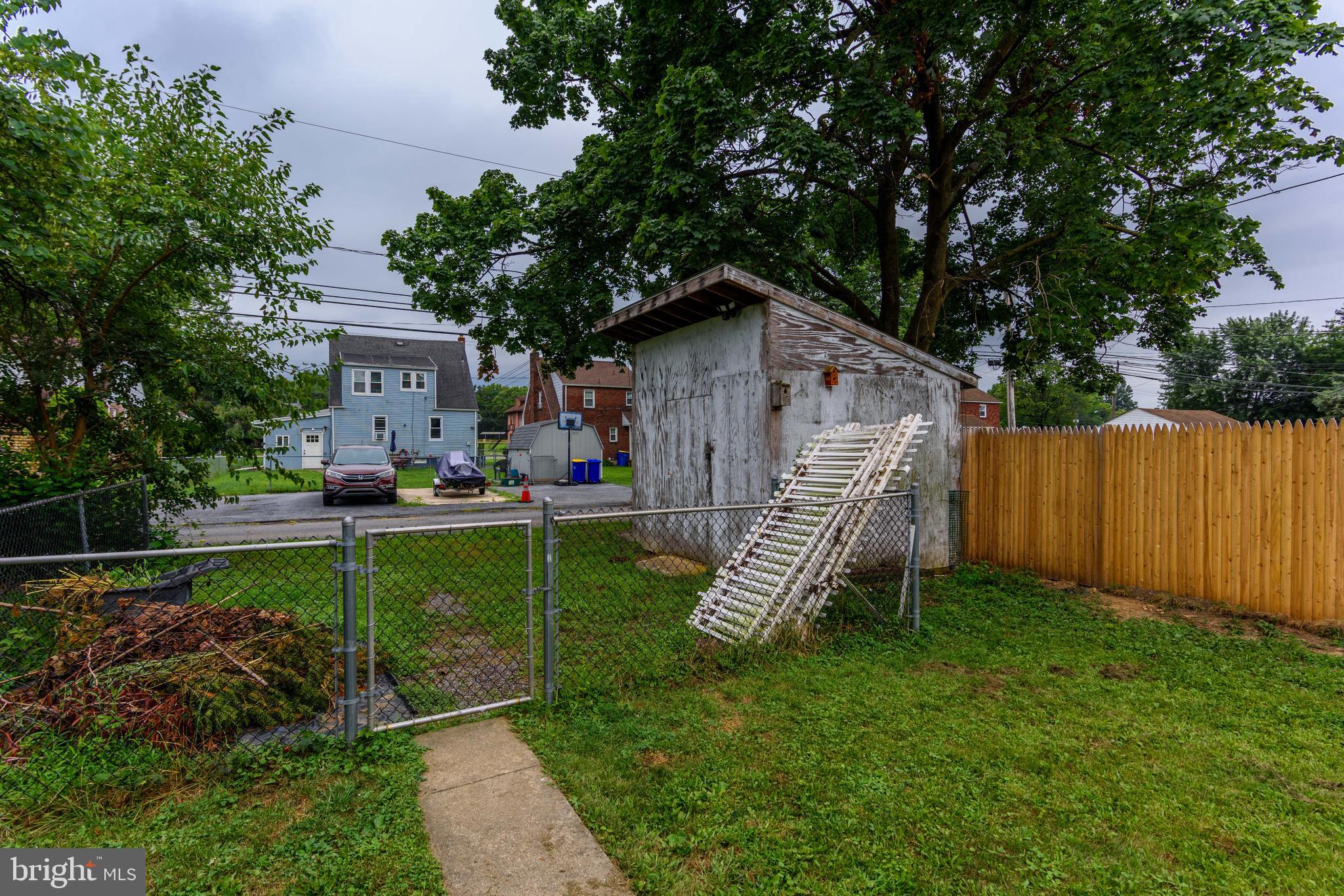 LAWNTON - Residential