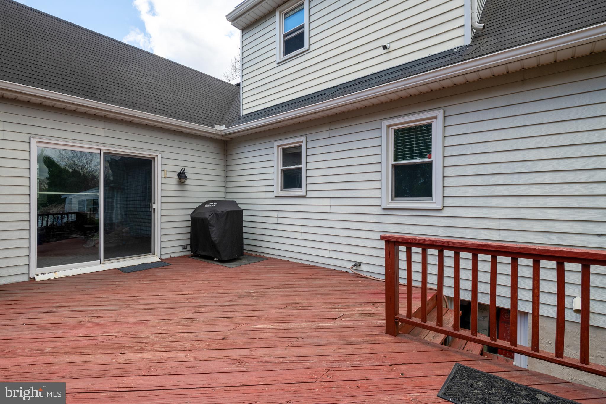 JEFFERSON SQUARE - Residential