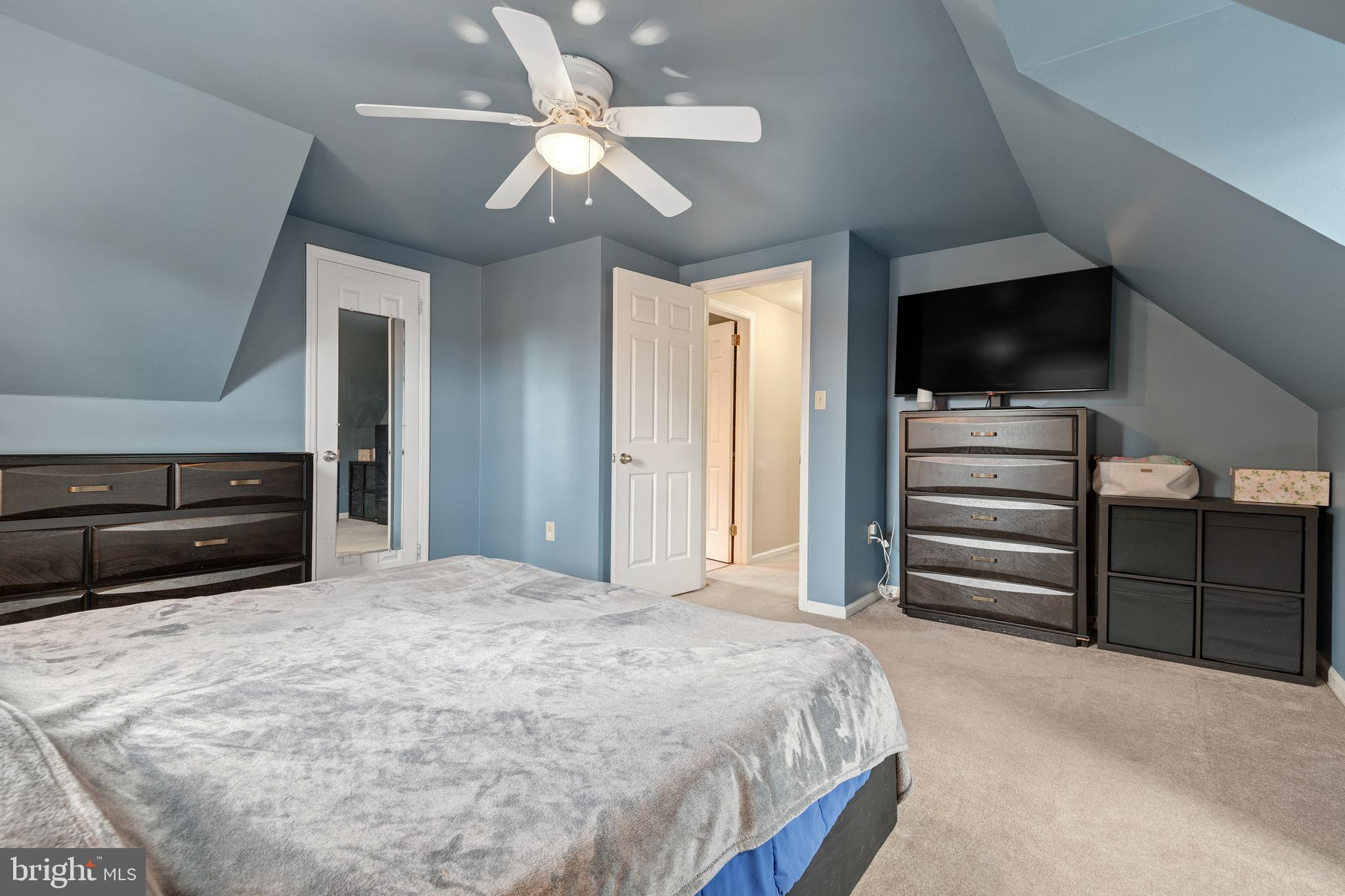 JEFFERSON SQUARE - Residential