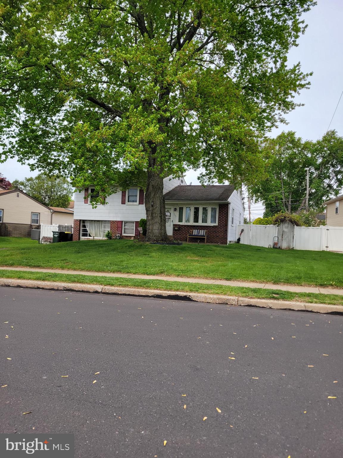 MAPLE RIDGE - Residential