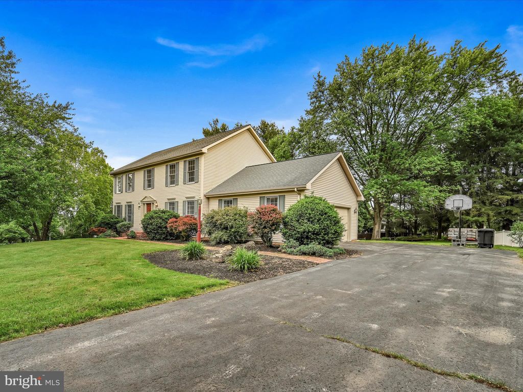 Photo of 315 Carter Moir Drive, Lancaster, PA 17601 (MLS # PALA2051384)