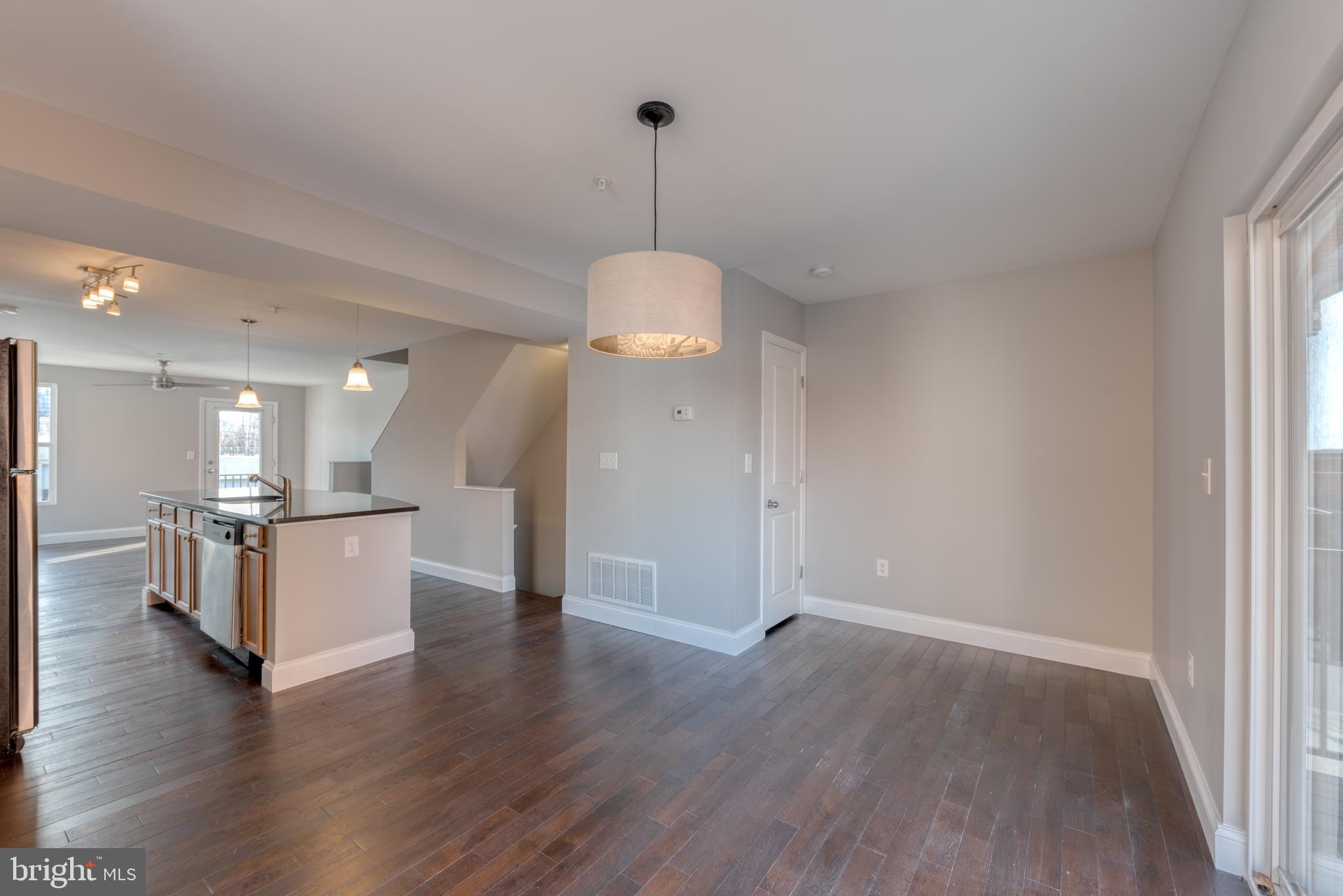 ATHENA SQUARE - Residential