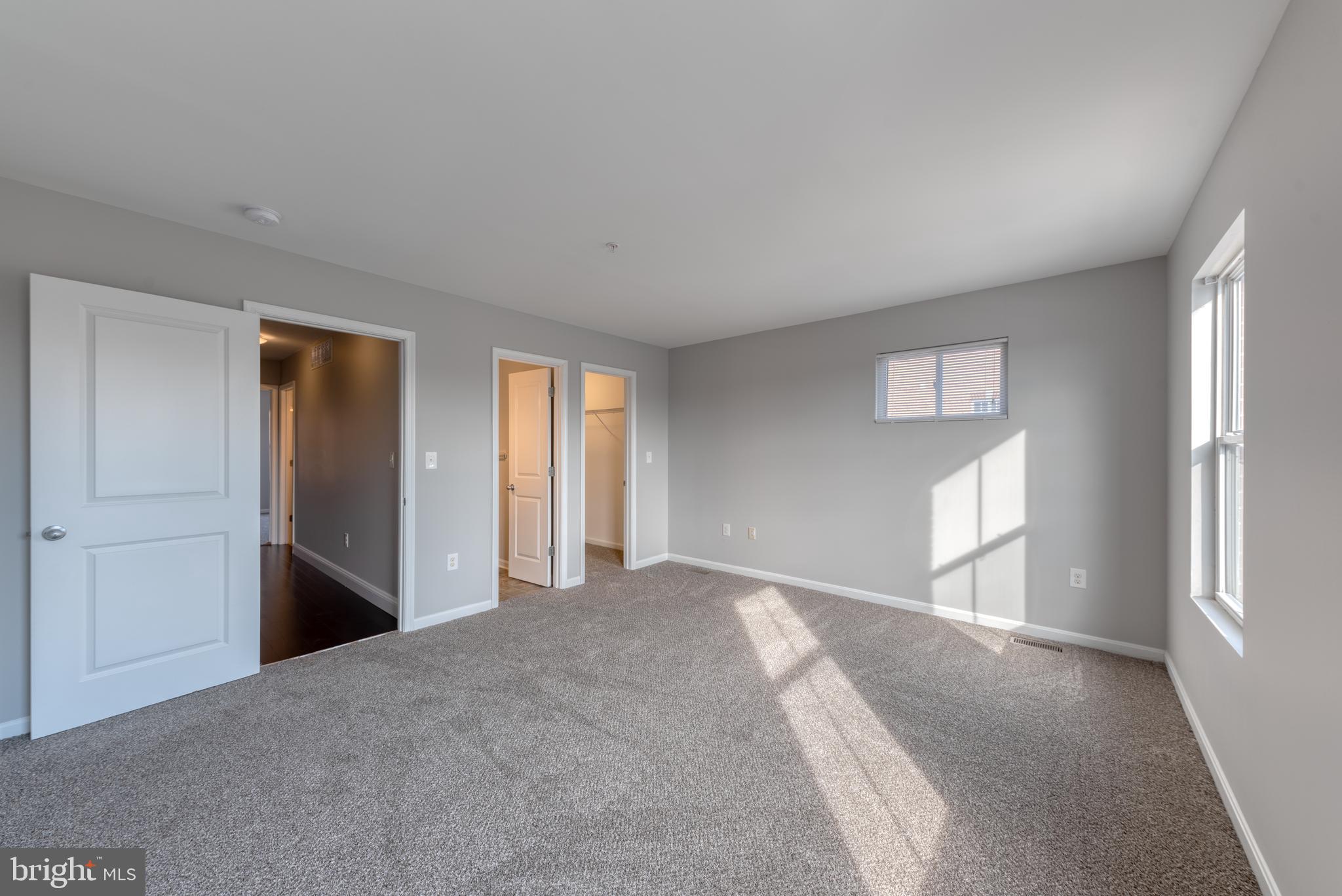 ATHENA SQUARE - Residential