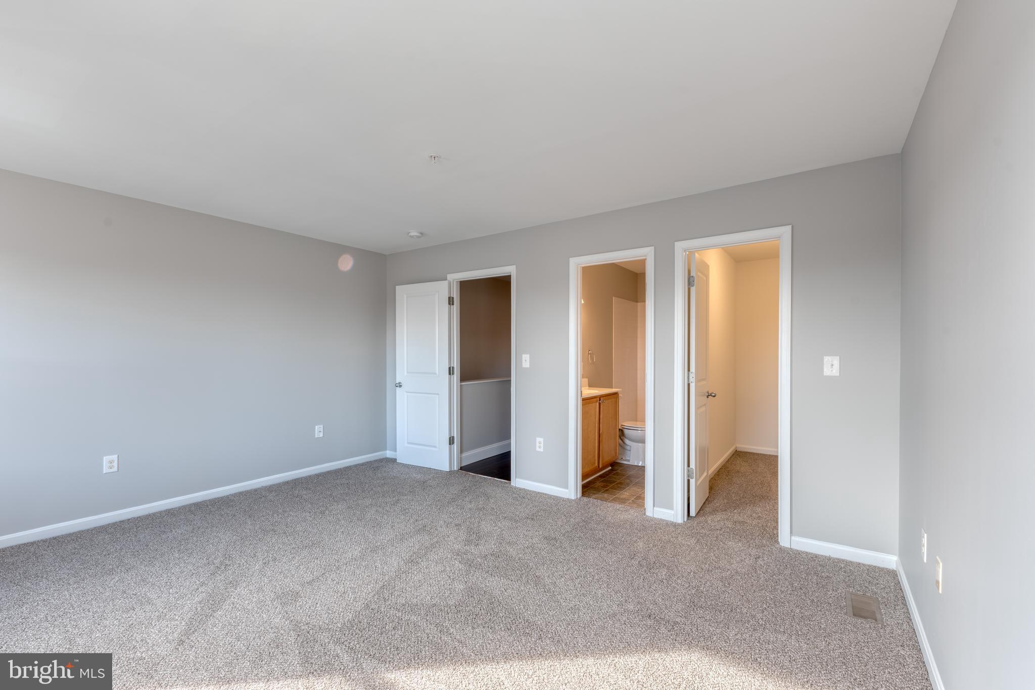 ATHENA SQUARE - Residential