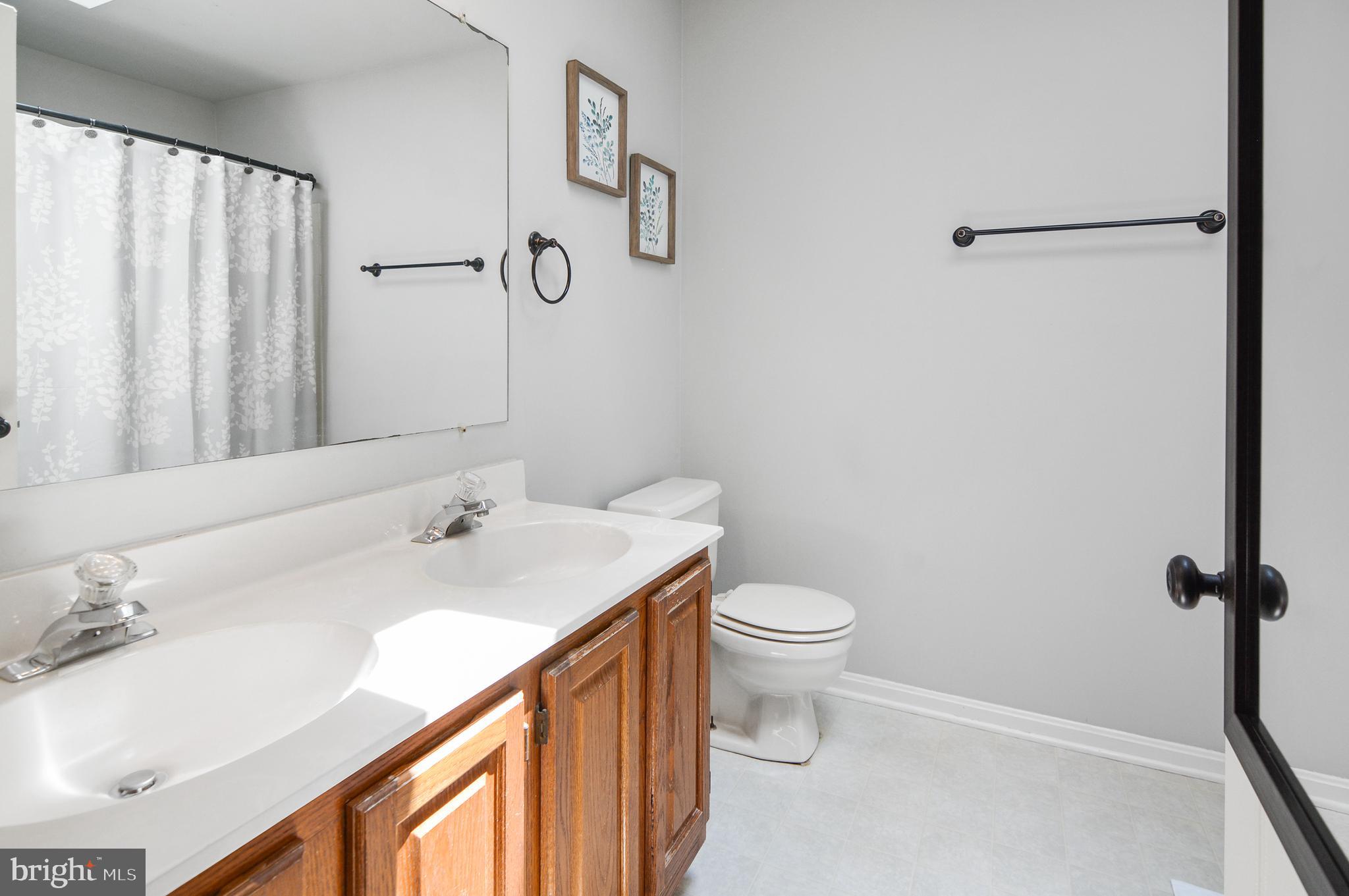 BAY COUNTRY - Residential Lease