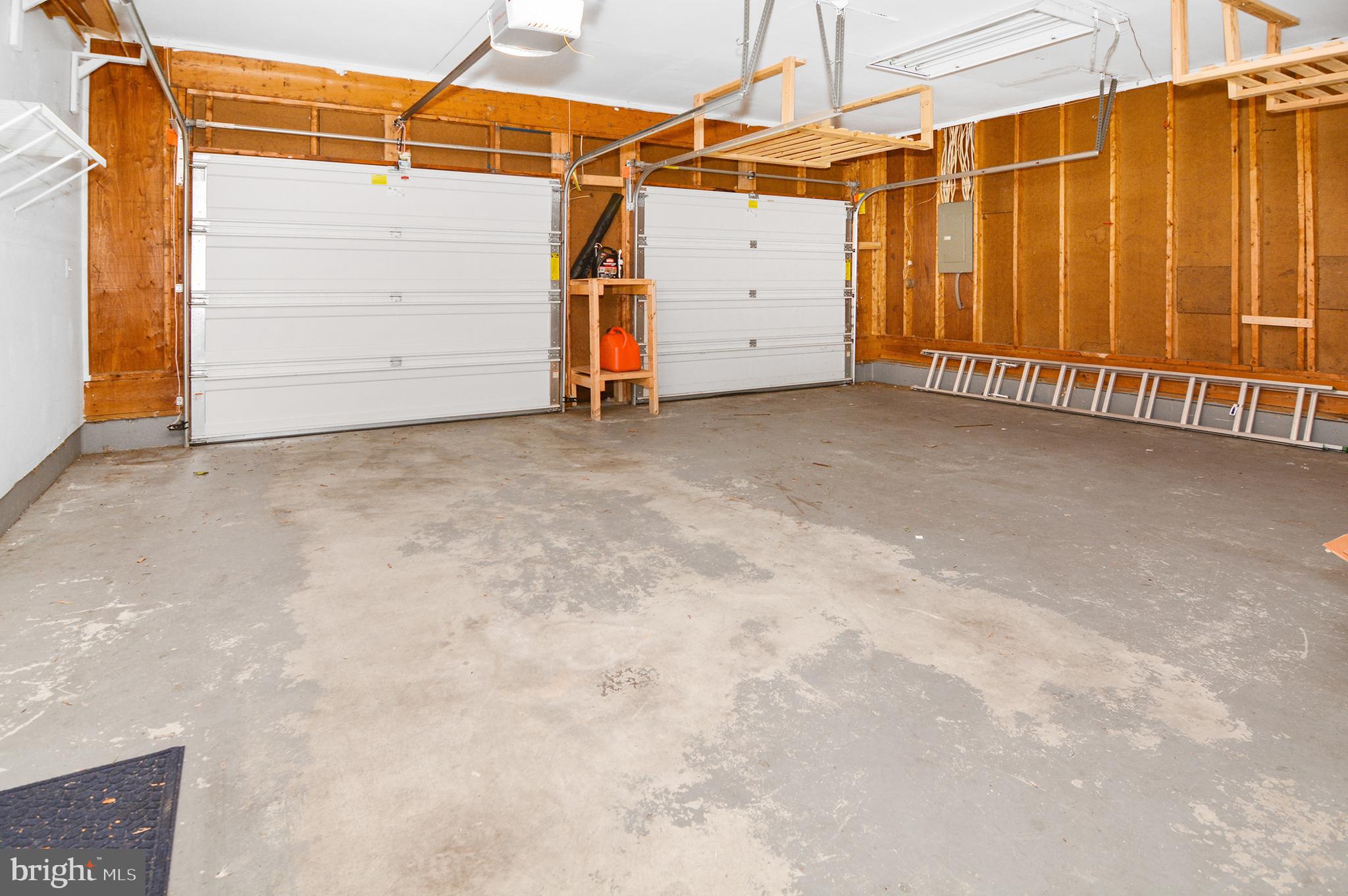 BAY COUNTRY - Residential Lease