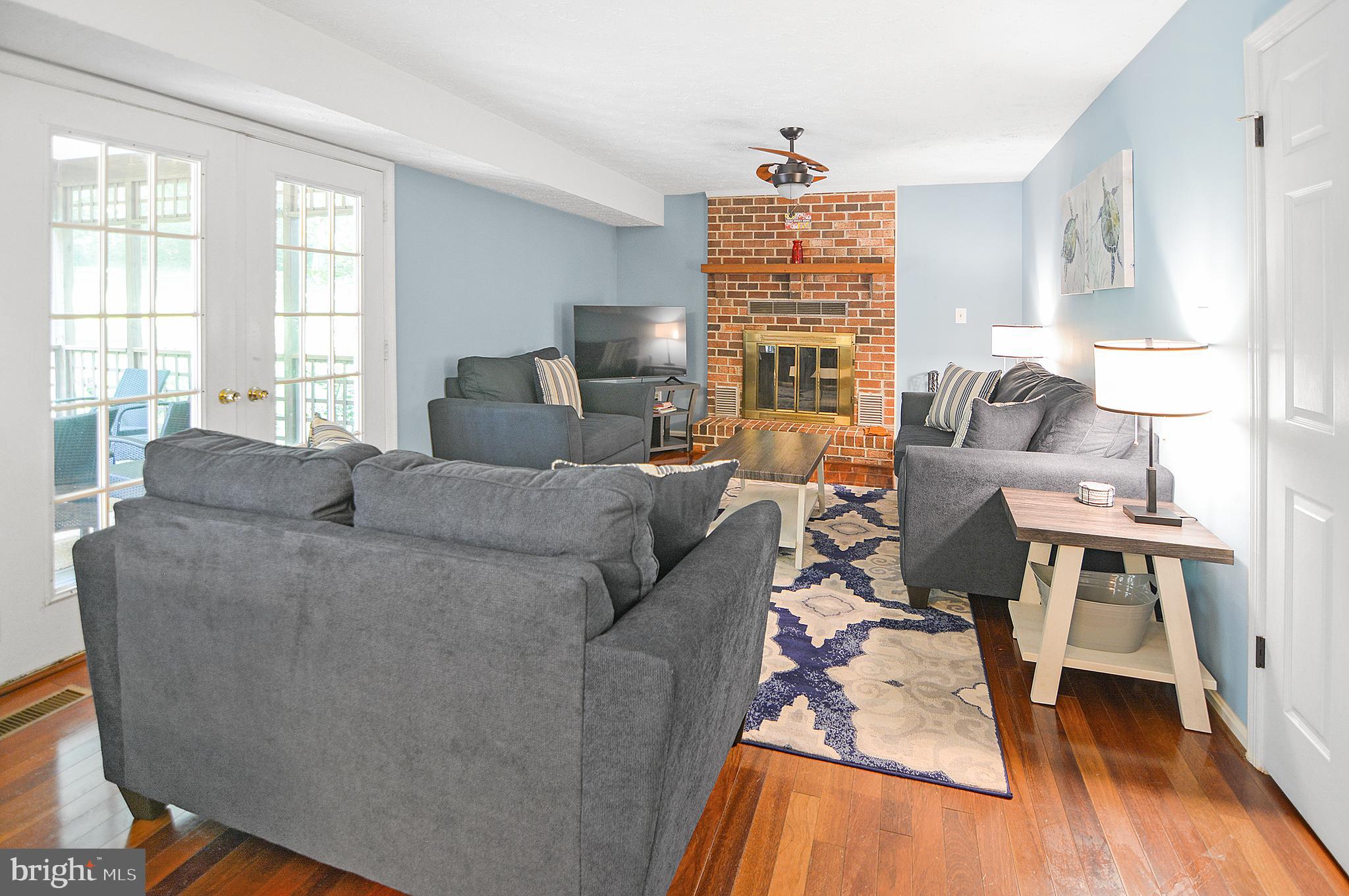 BAY COUNTRY - Residential Lease