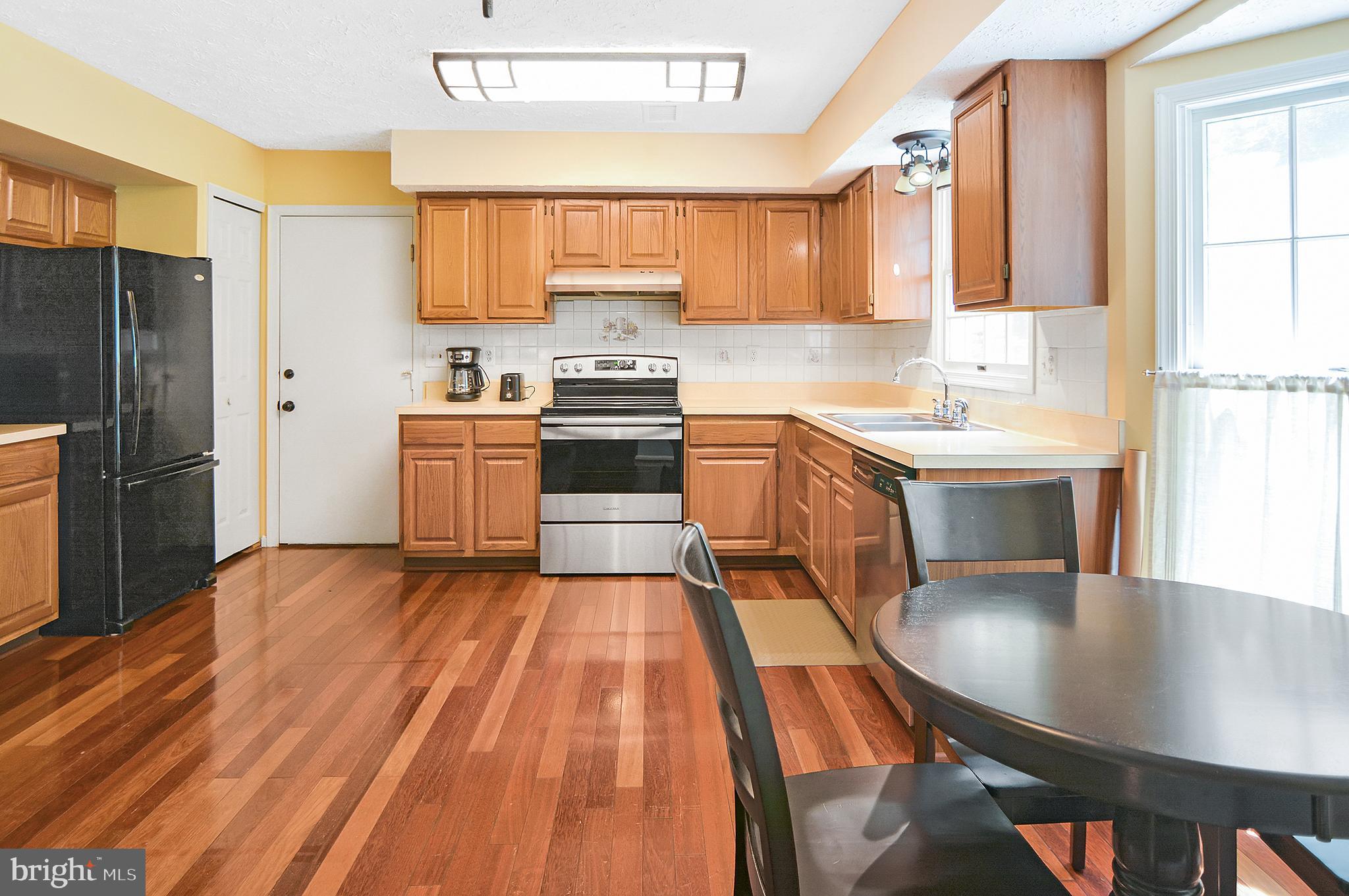 BAY COUNTRY - Residential Lease