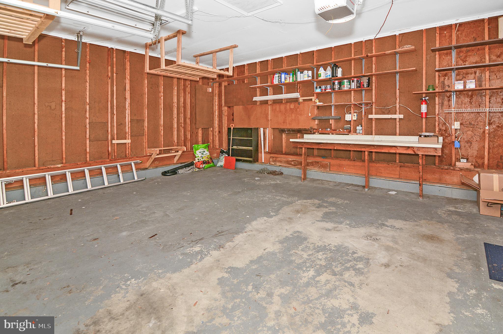 BAY COUNTRY - Residential Lease