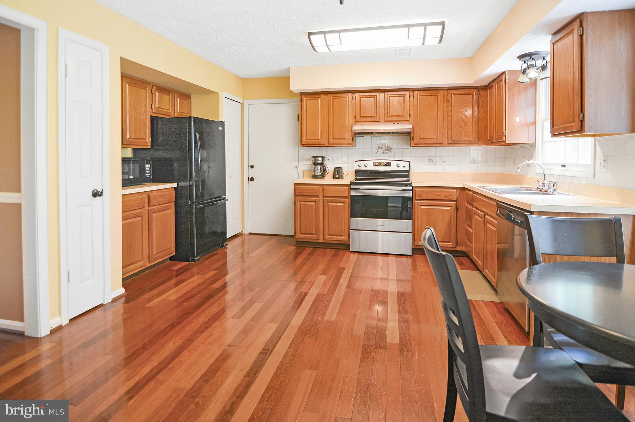 BAY COUNTRY - Residential Lease