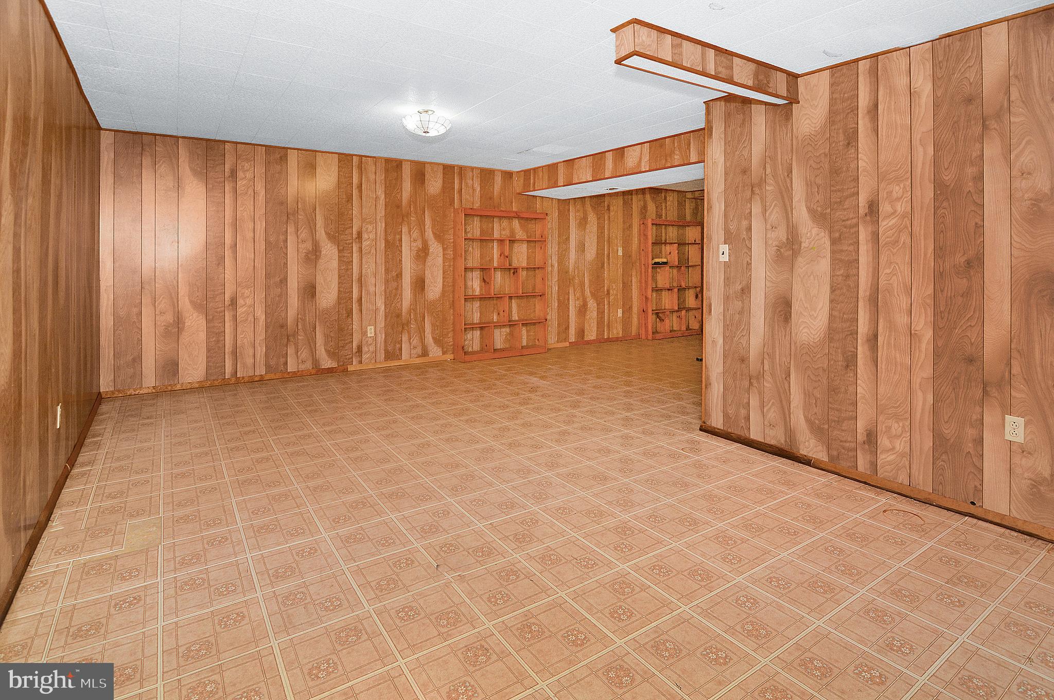 BAY COUNTRY - Residential Lease