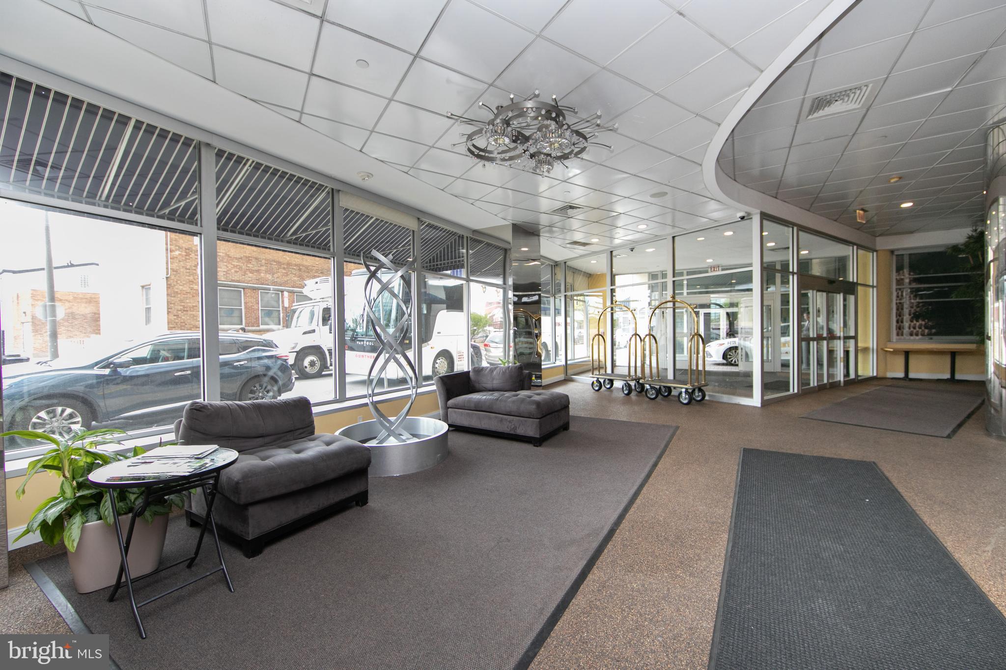 1100 VINE STREET 00 1105