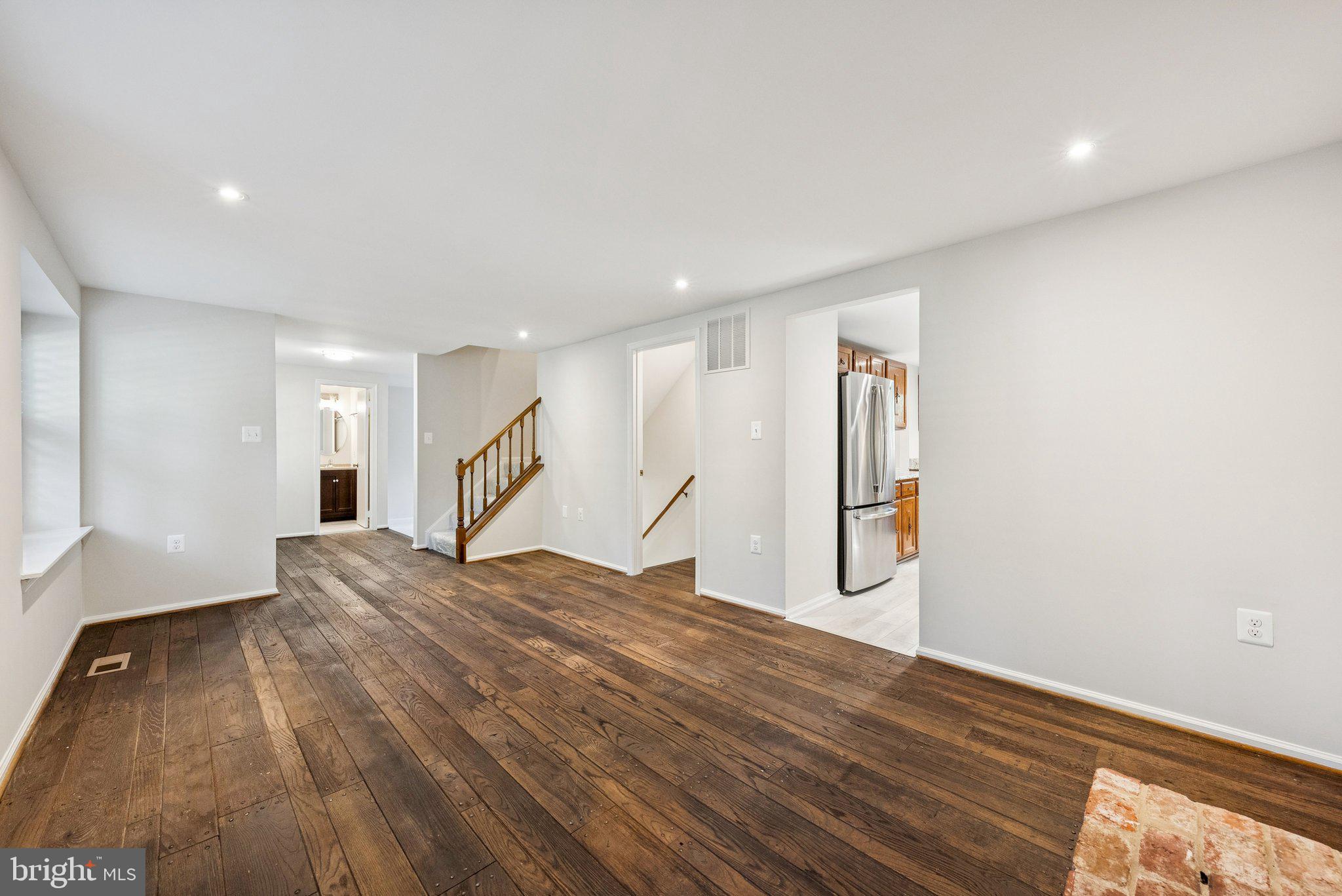 5922 NEW ENGLAND WOODS DRIVE