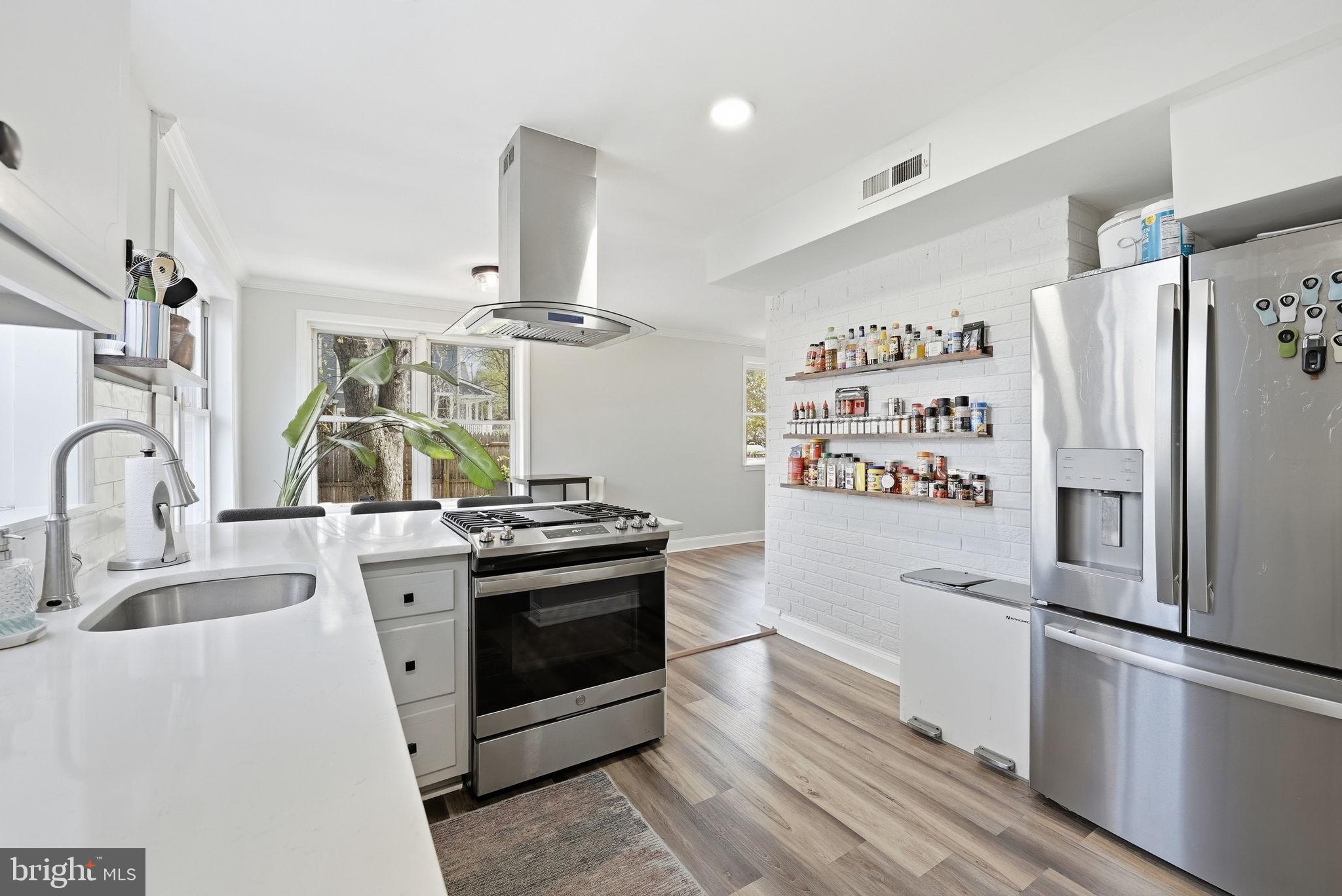 POPLAR HEIGHTS - Residential