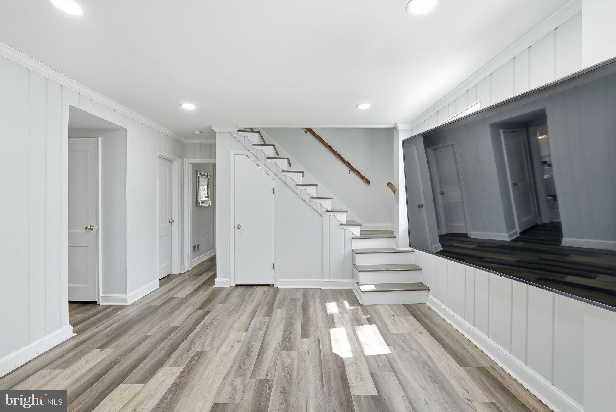 POPLAR HEIGHTS - Residential