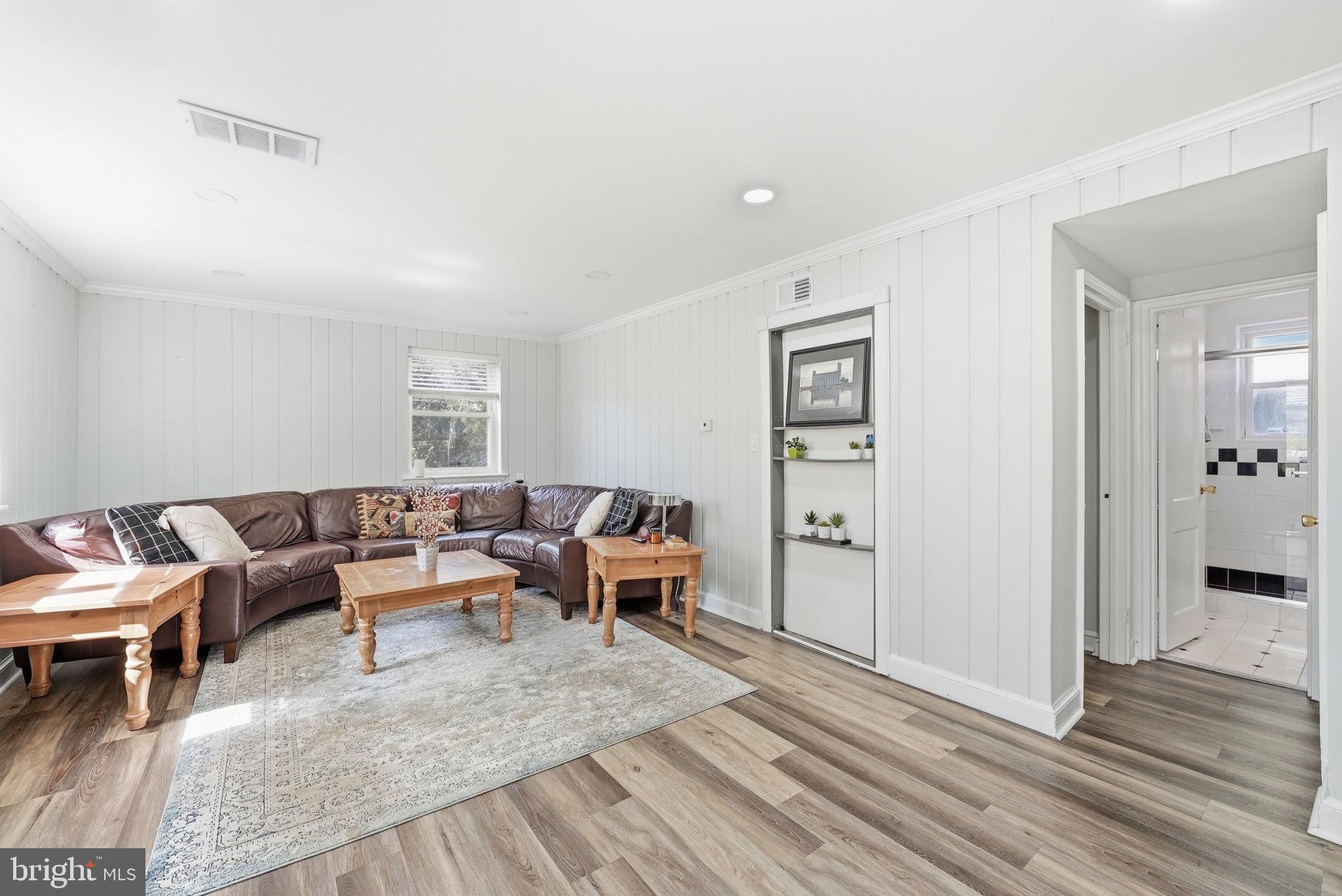 POPLAR HEIGHTS - Residential