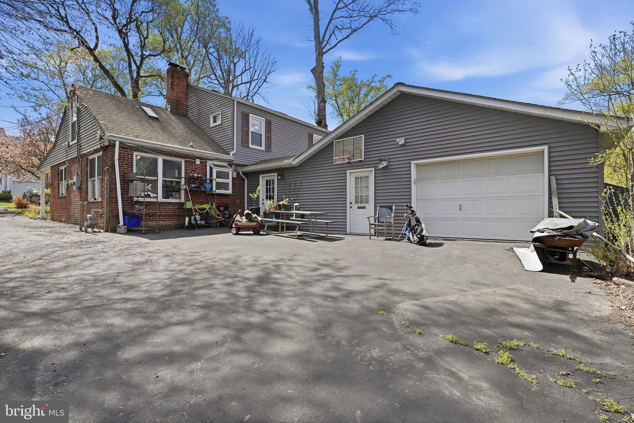 POPLAR HEIGHTS - Residential