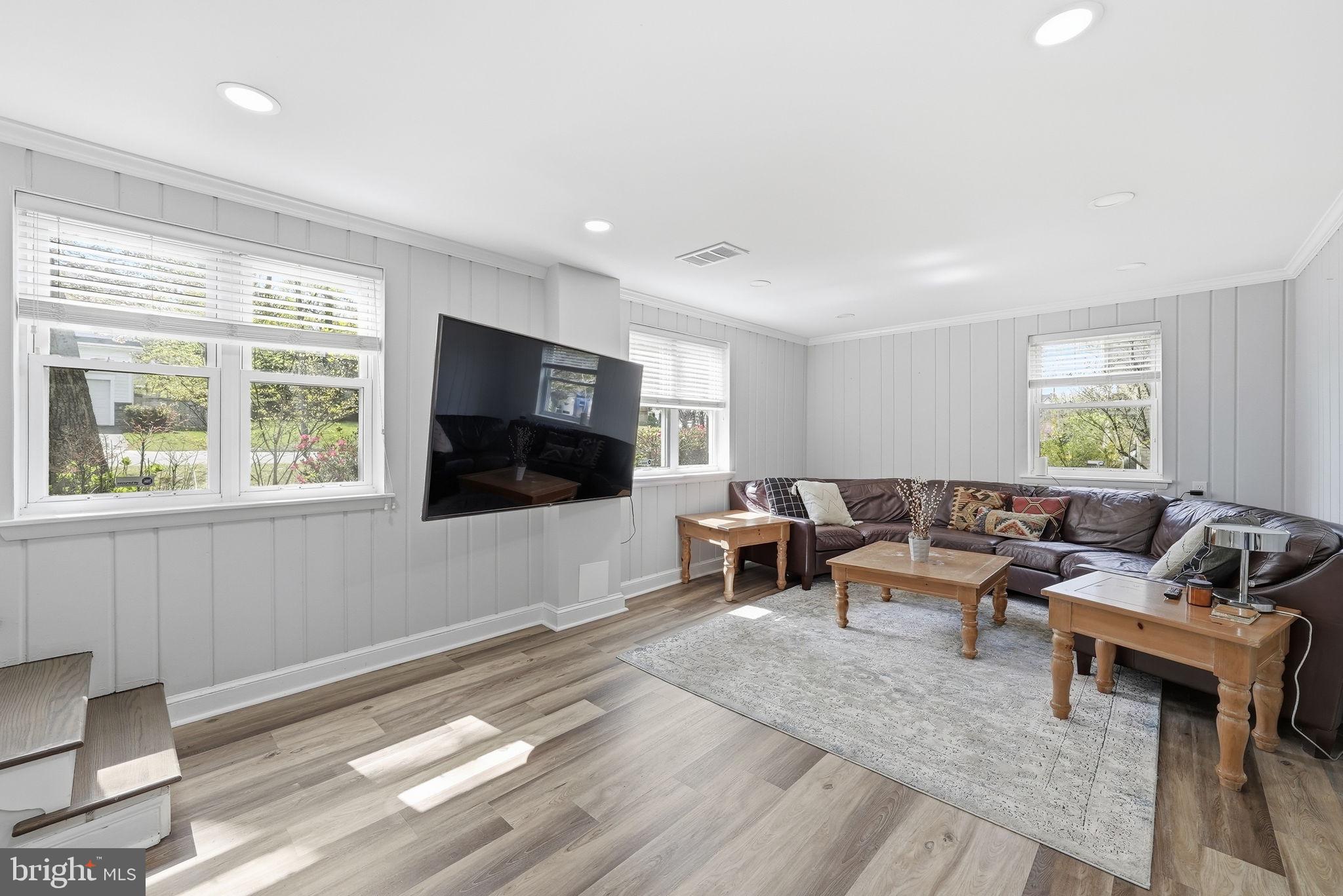 POPLAR HEIGHTS - Residential