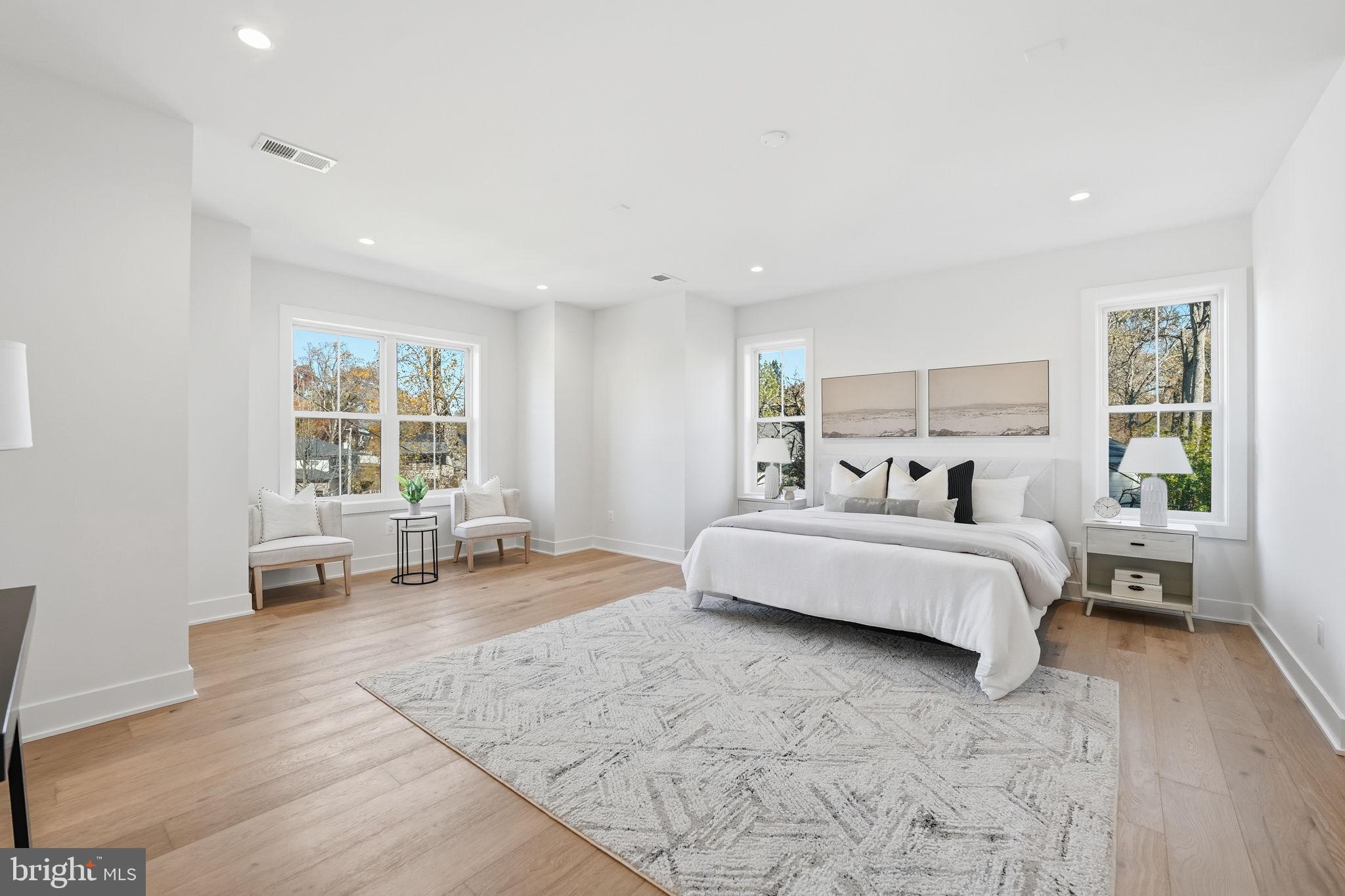 VIENNA WOODS - Residential