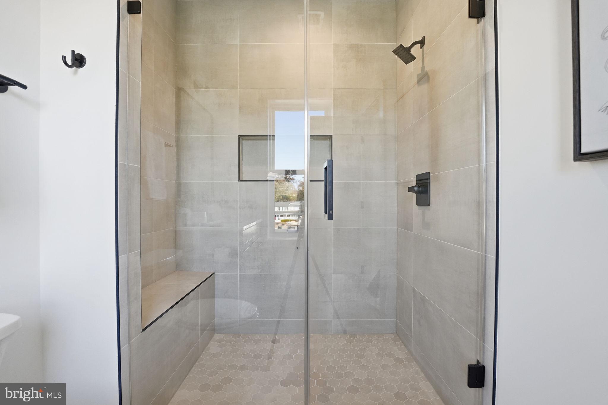 VIENNA WOODS - Residential