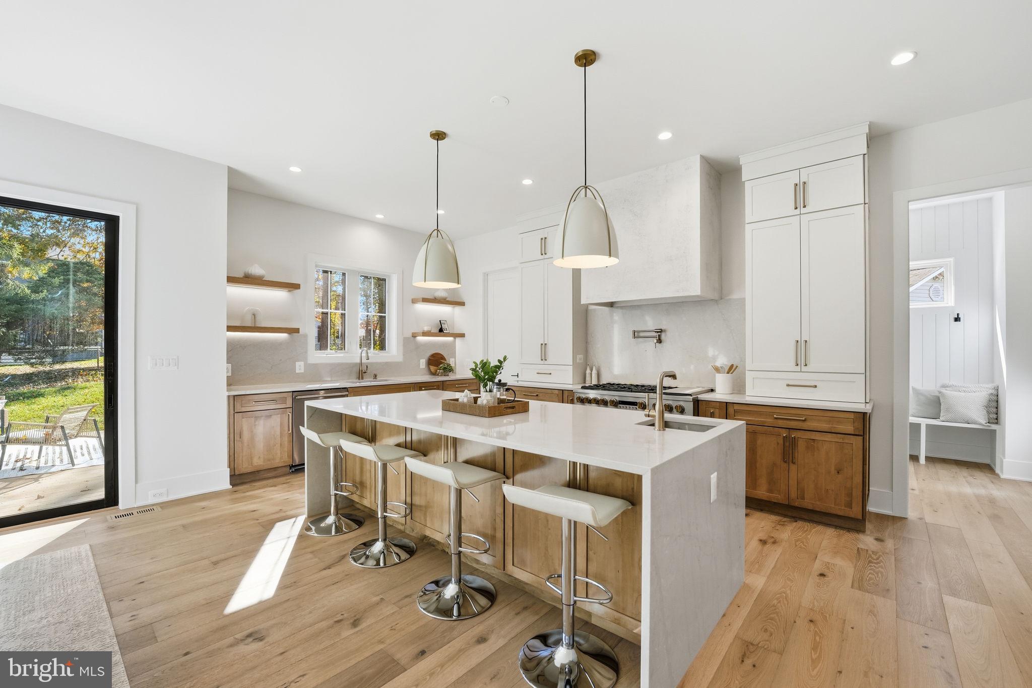 VIENNA WOODS - Residential