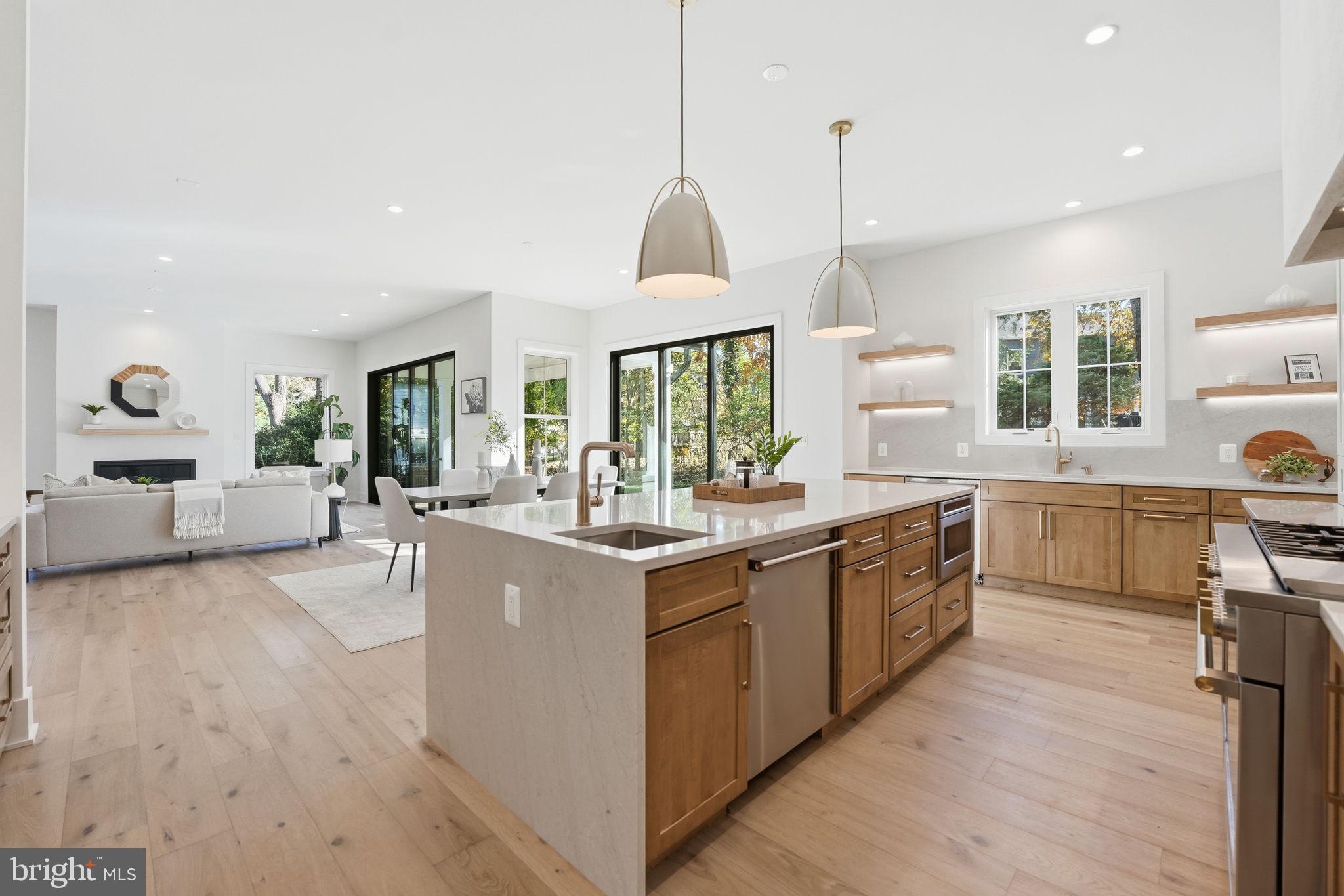 VIENNA WOODS - Residential