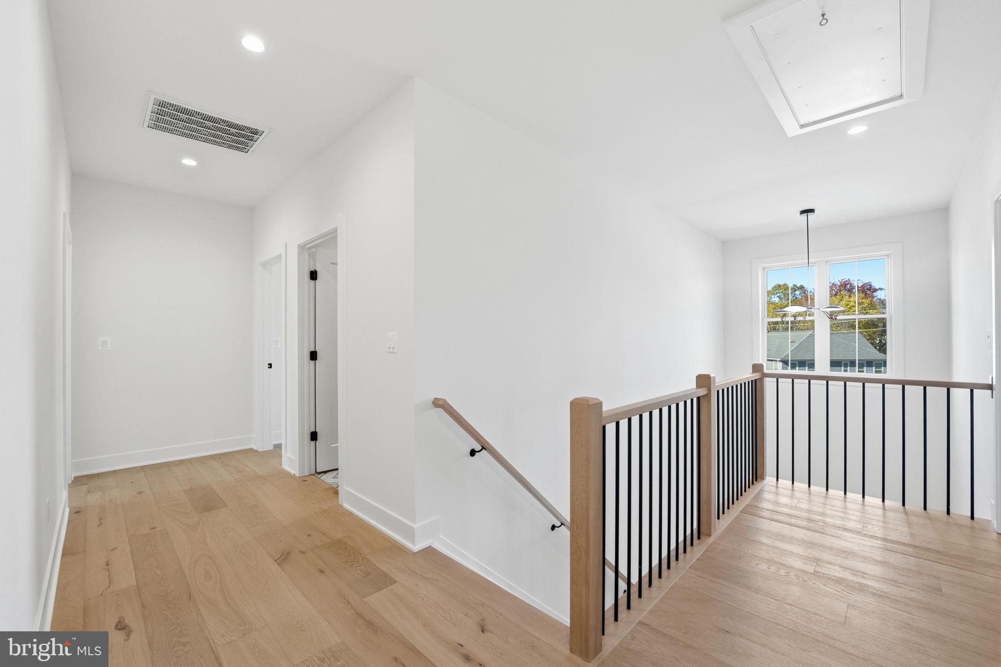 VIENNA WOODS - Residential