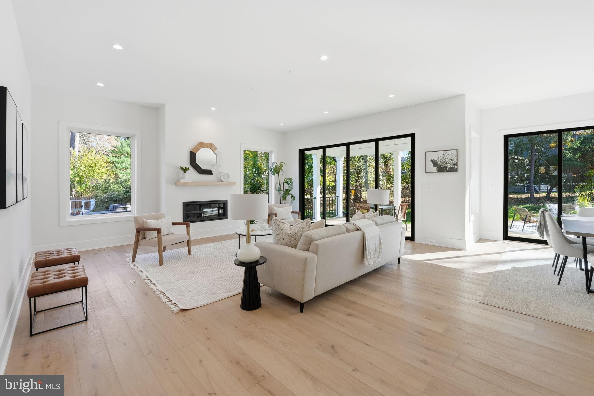 VIENNA WOODS - Residential