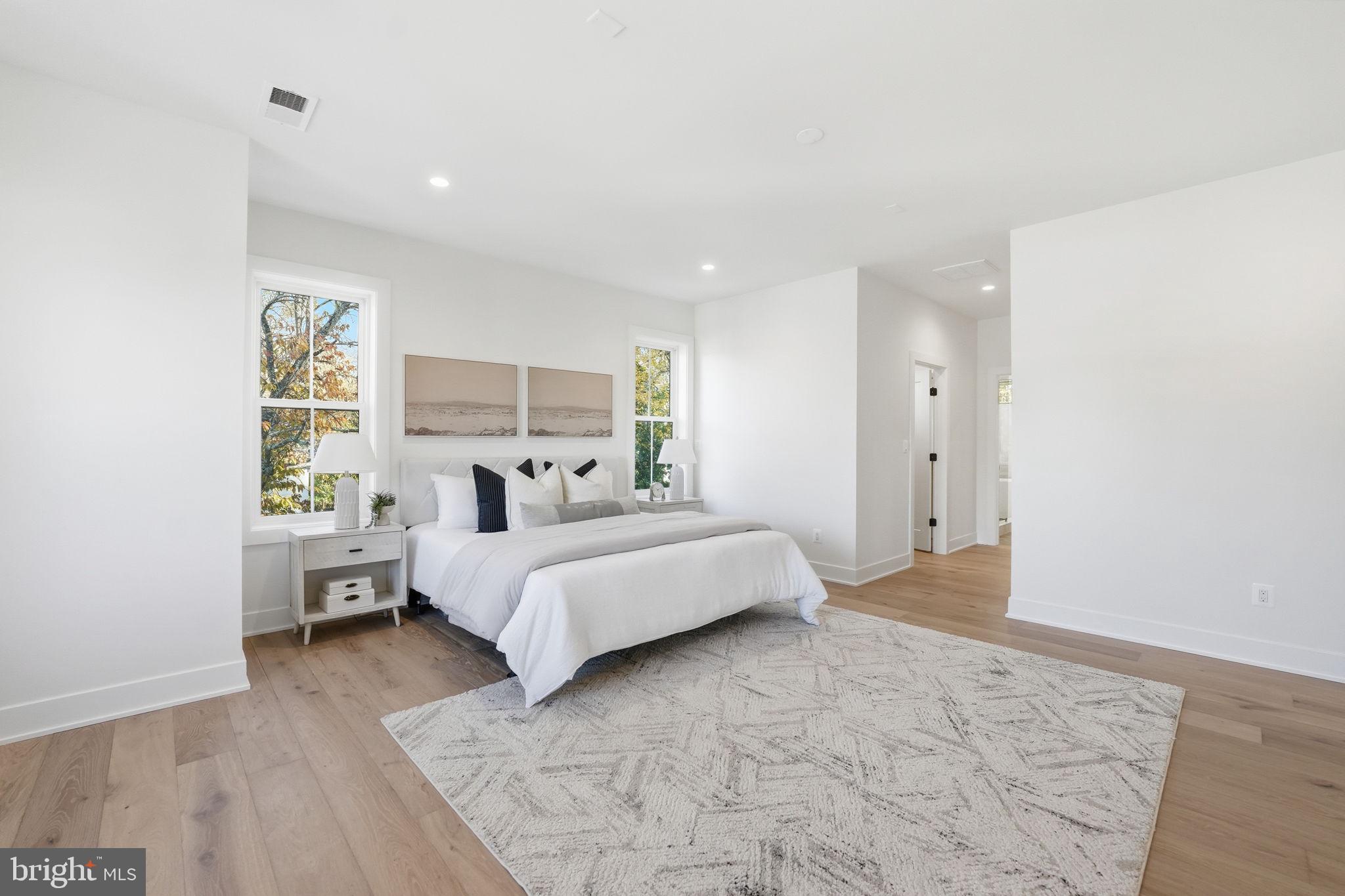 VIENNA WOODS - Residential