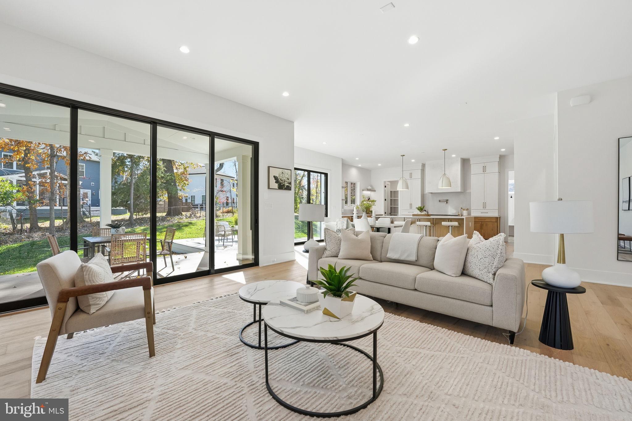 VIENNA WOODS - Residential