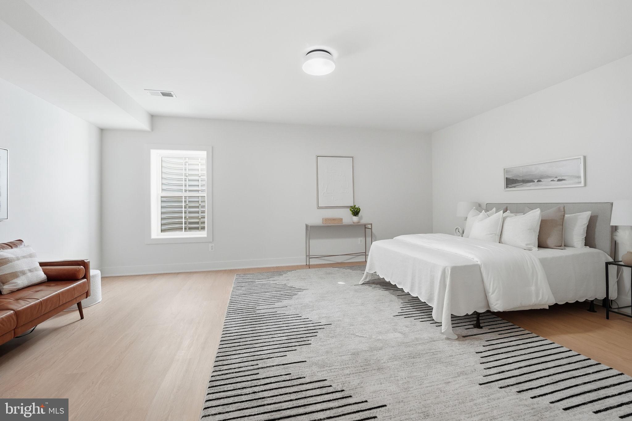 VIENNA WOODS - Residential