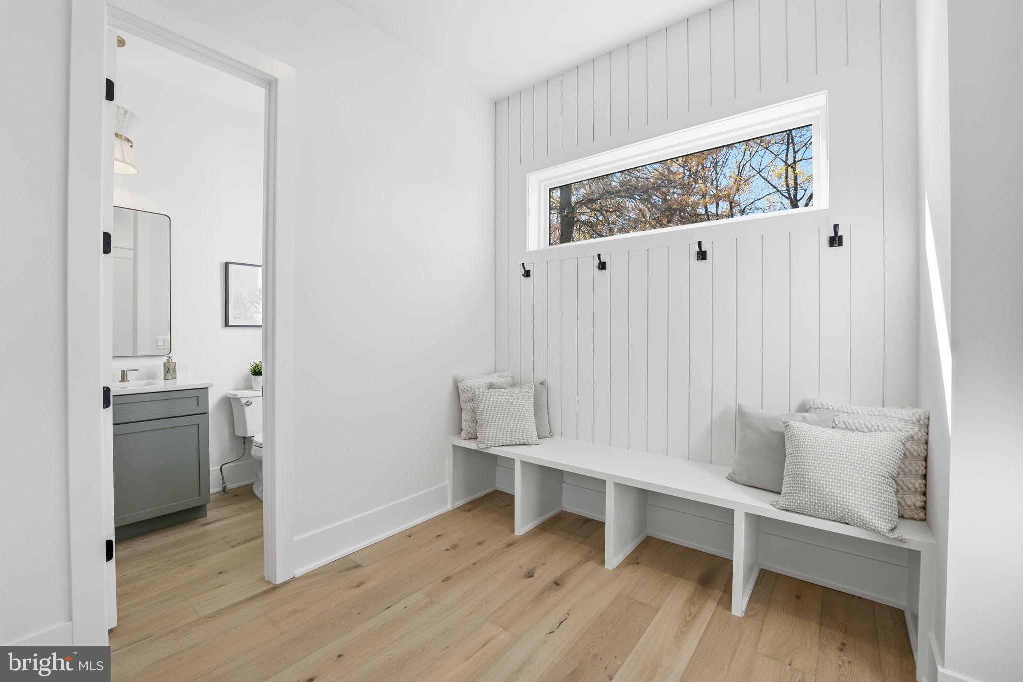 VIENNA WOODS - Residential