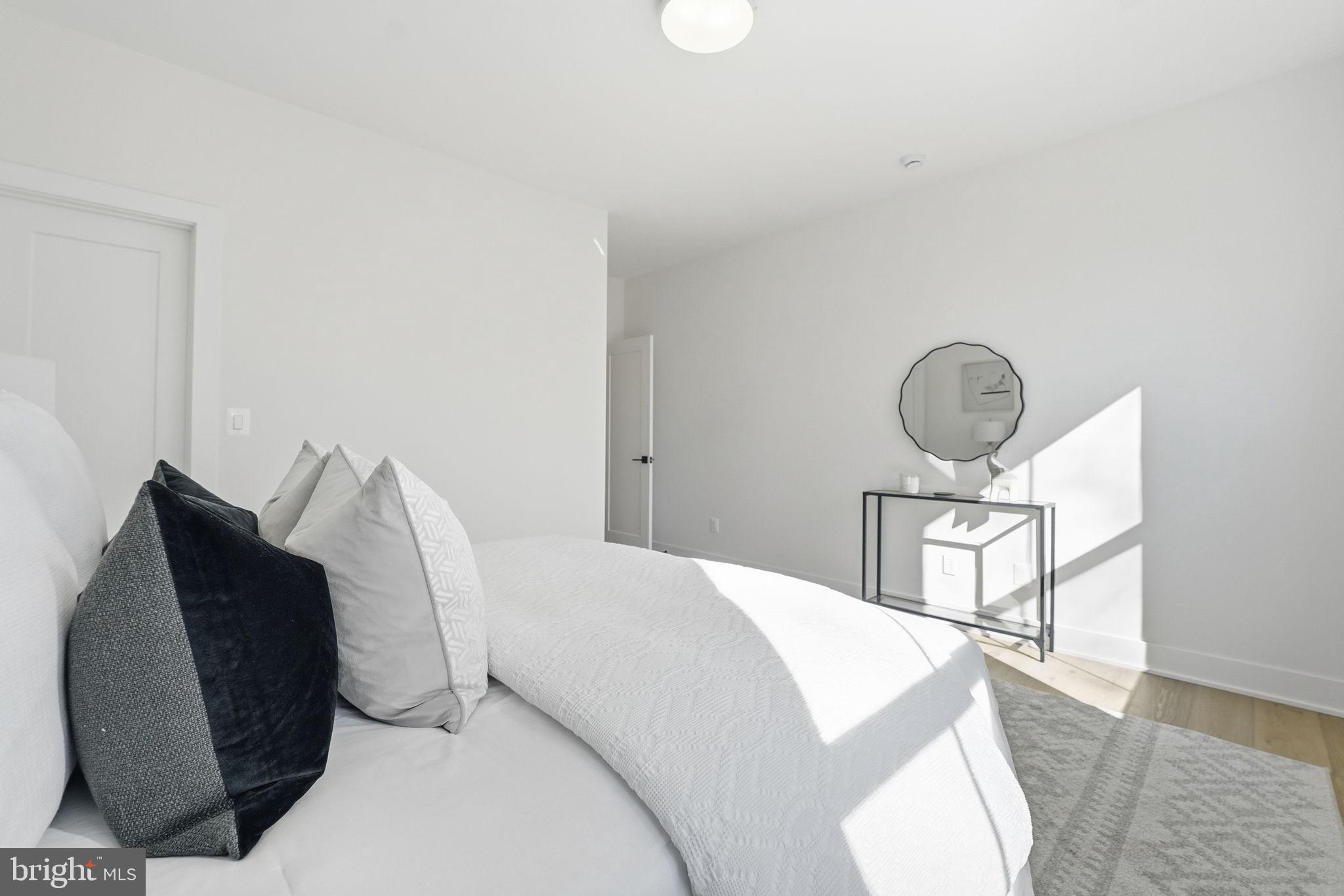 VIENNA WOODS - Residential