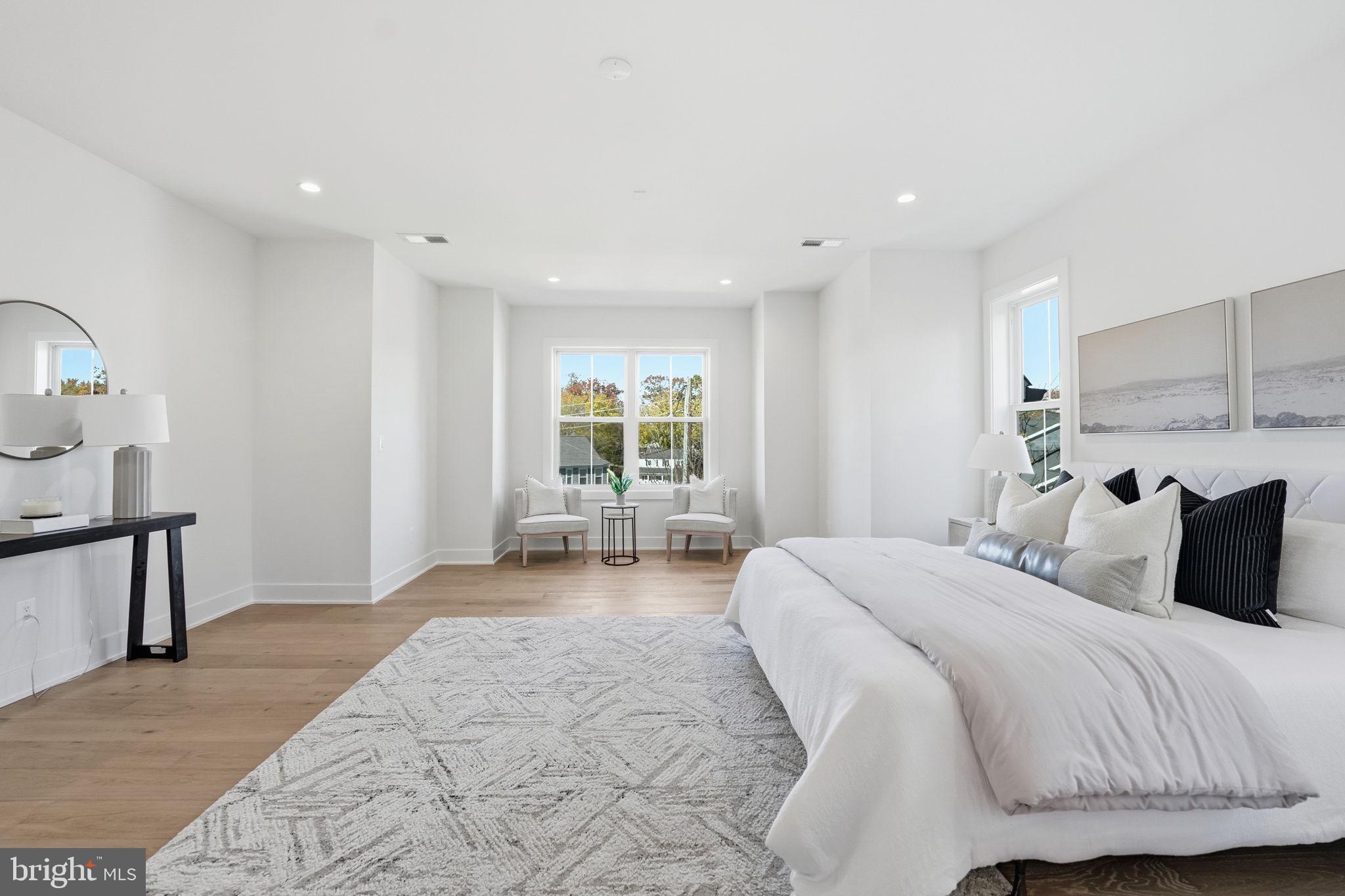 VIENNA WOODS - Residential