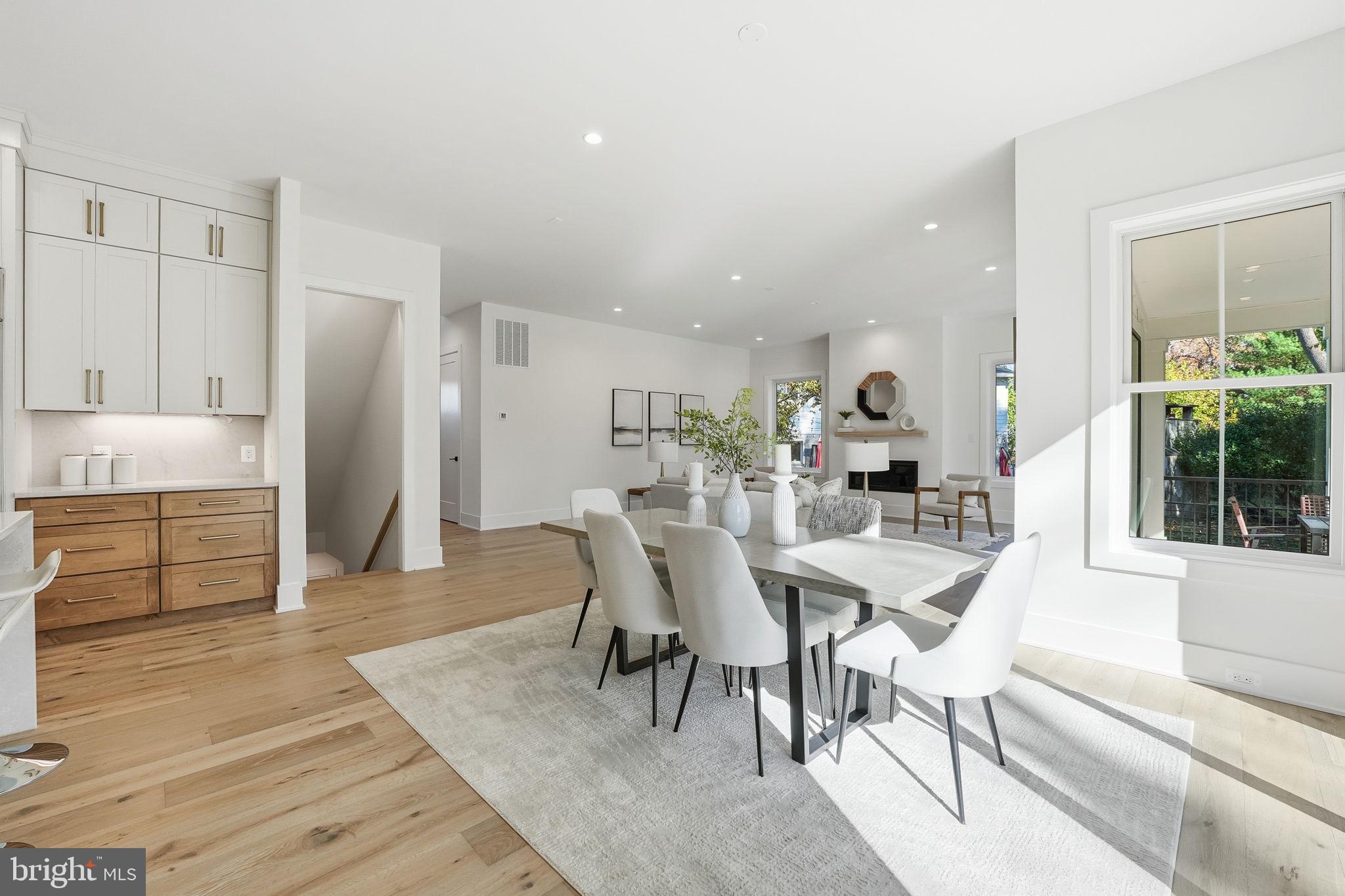 VIENNA WOODS - Residential