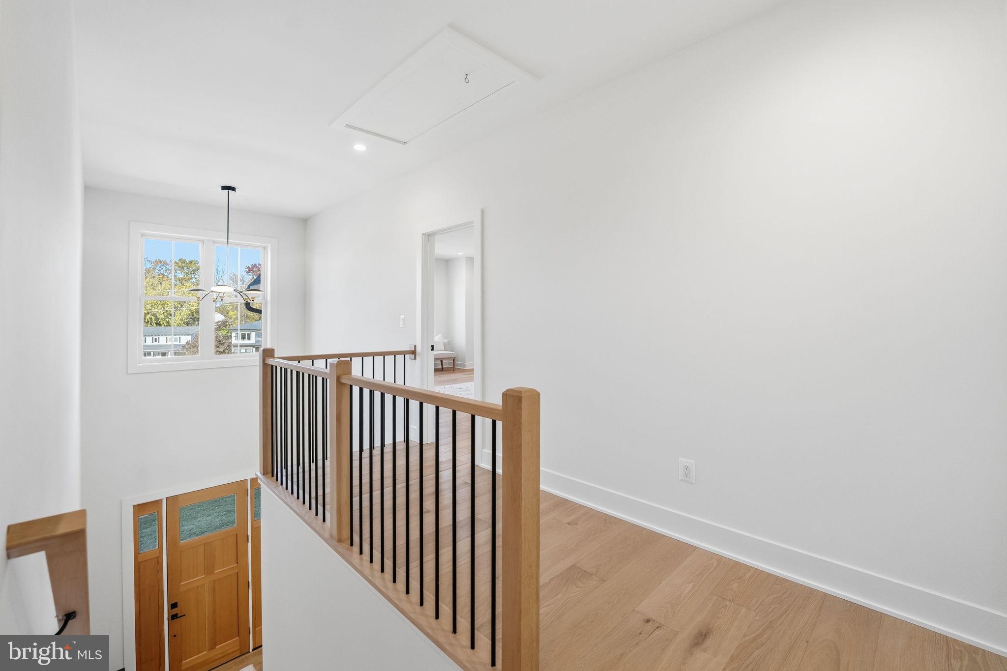 VIENNA WOODS - Residential