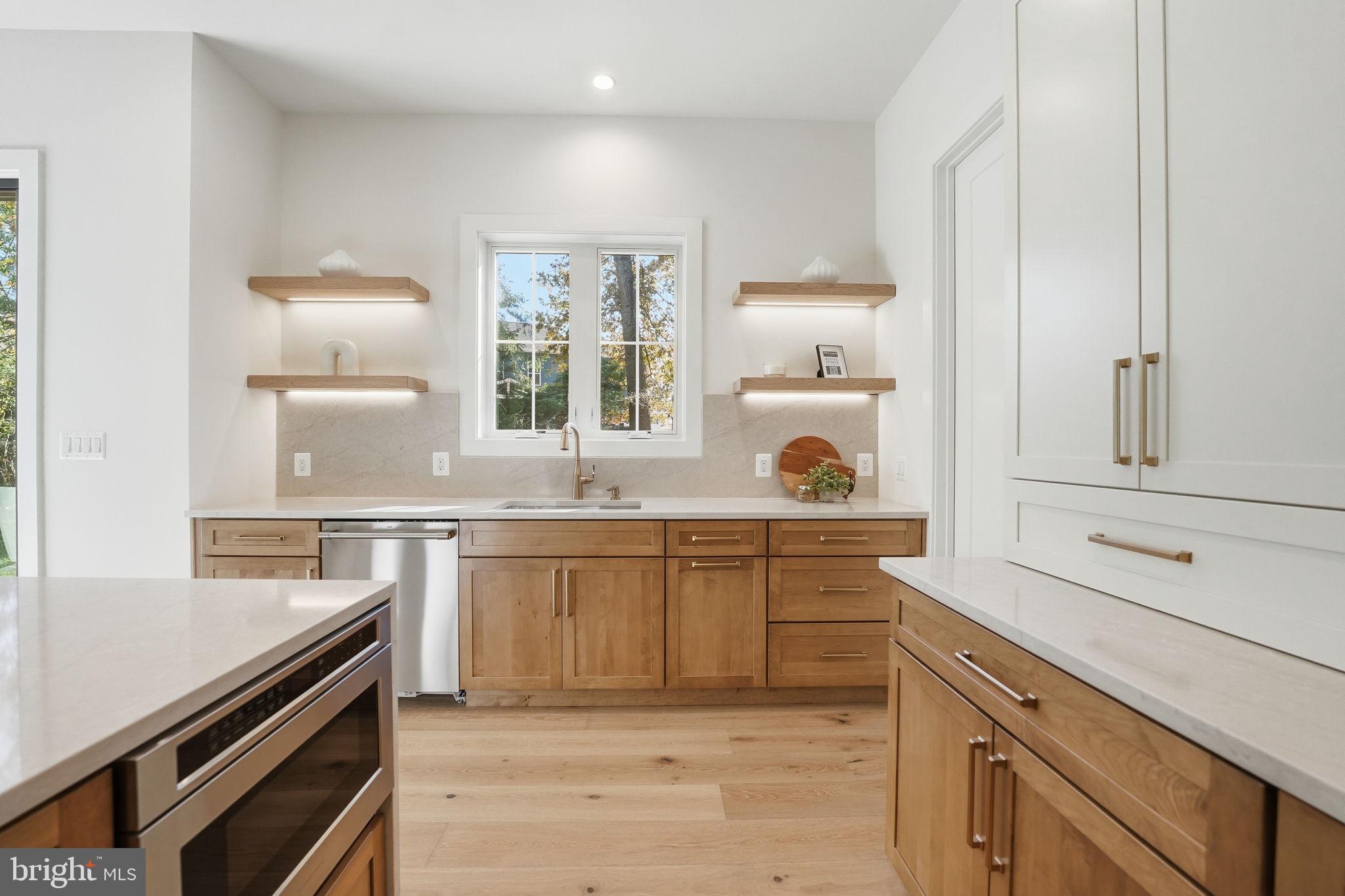 VIENNA WOODS - Residential