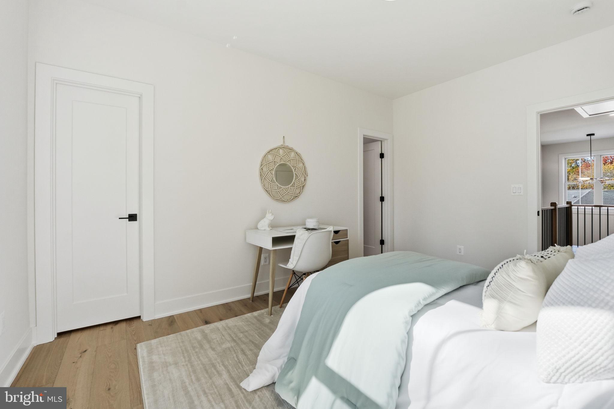 VIENNA WOODS - Residential