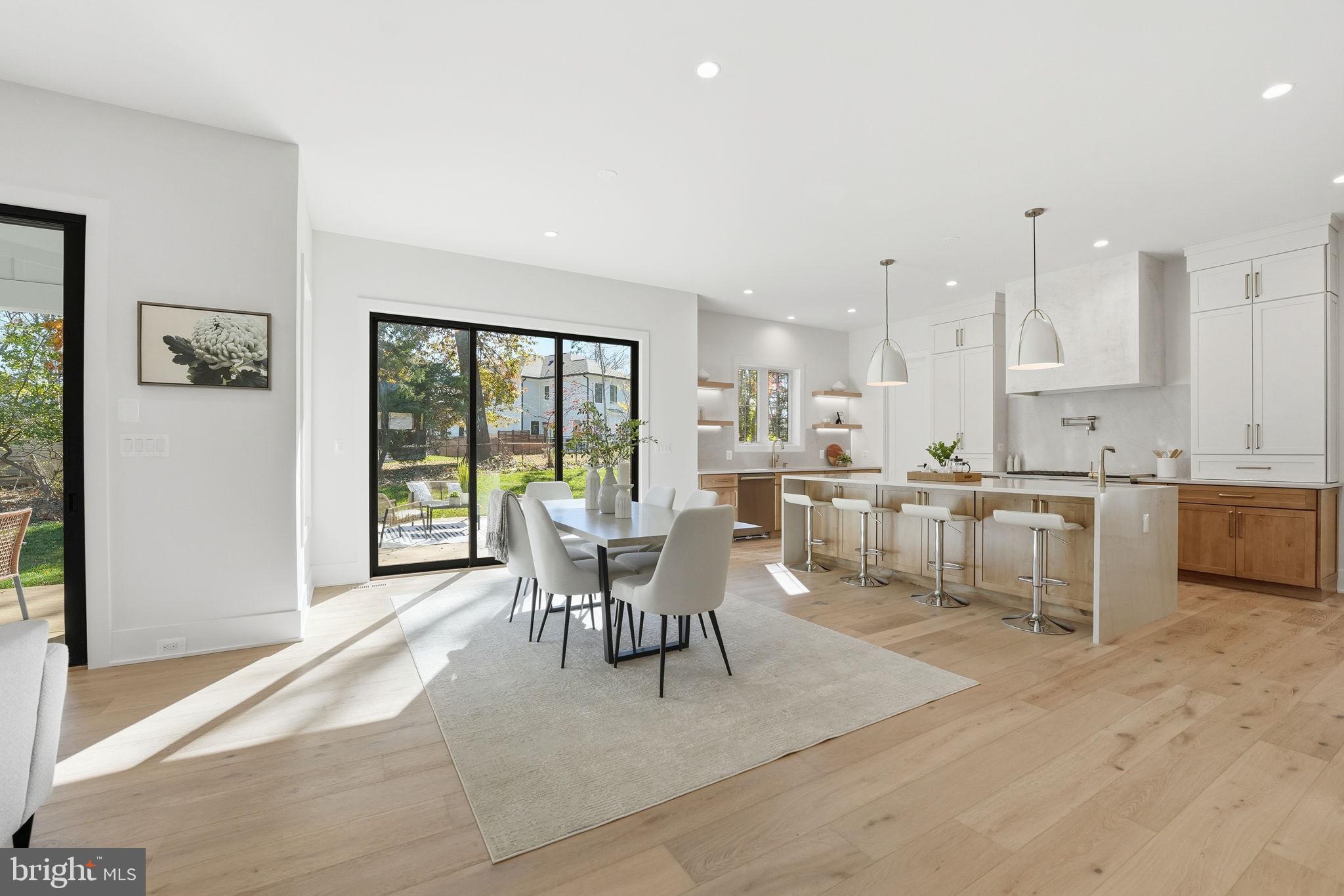 VIENNA WOODS - Residential