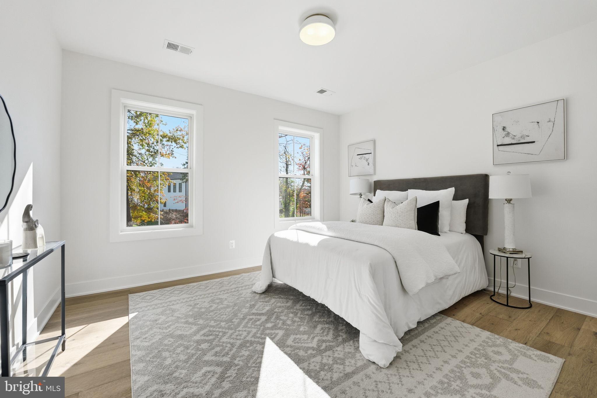 VIENNA WOODS - Residential