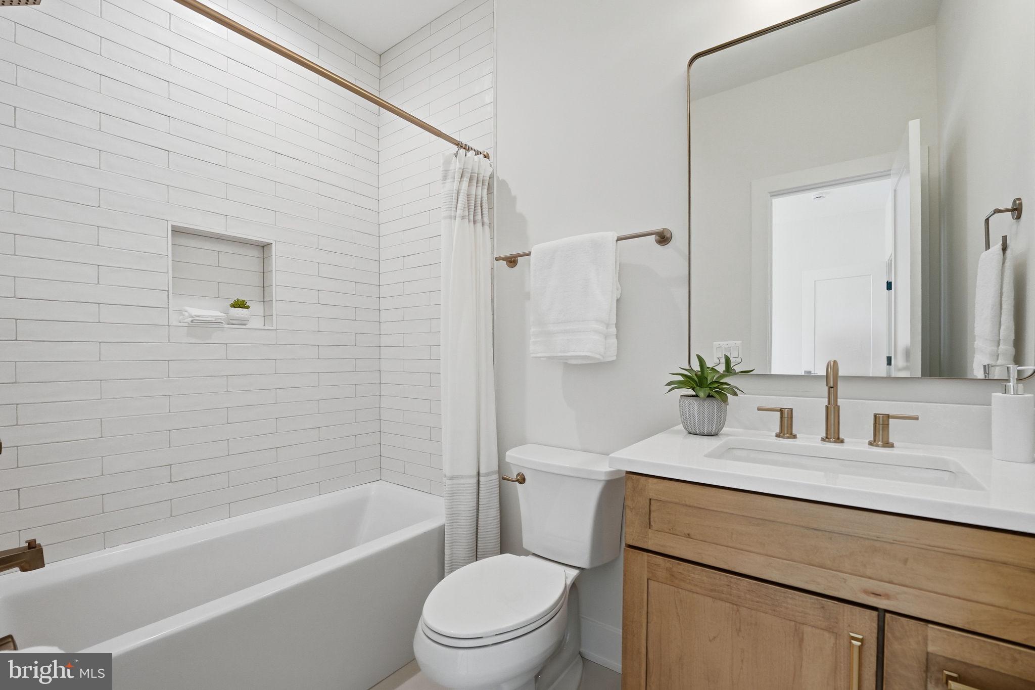 VIENNA WOODS - Residential