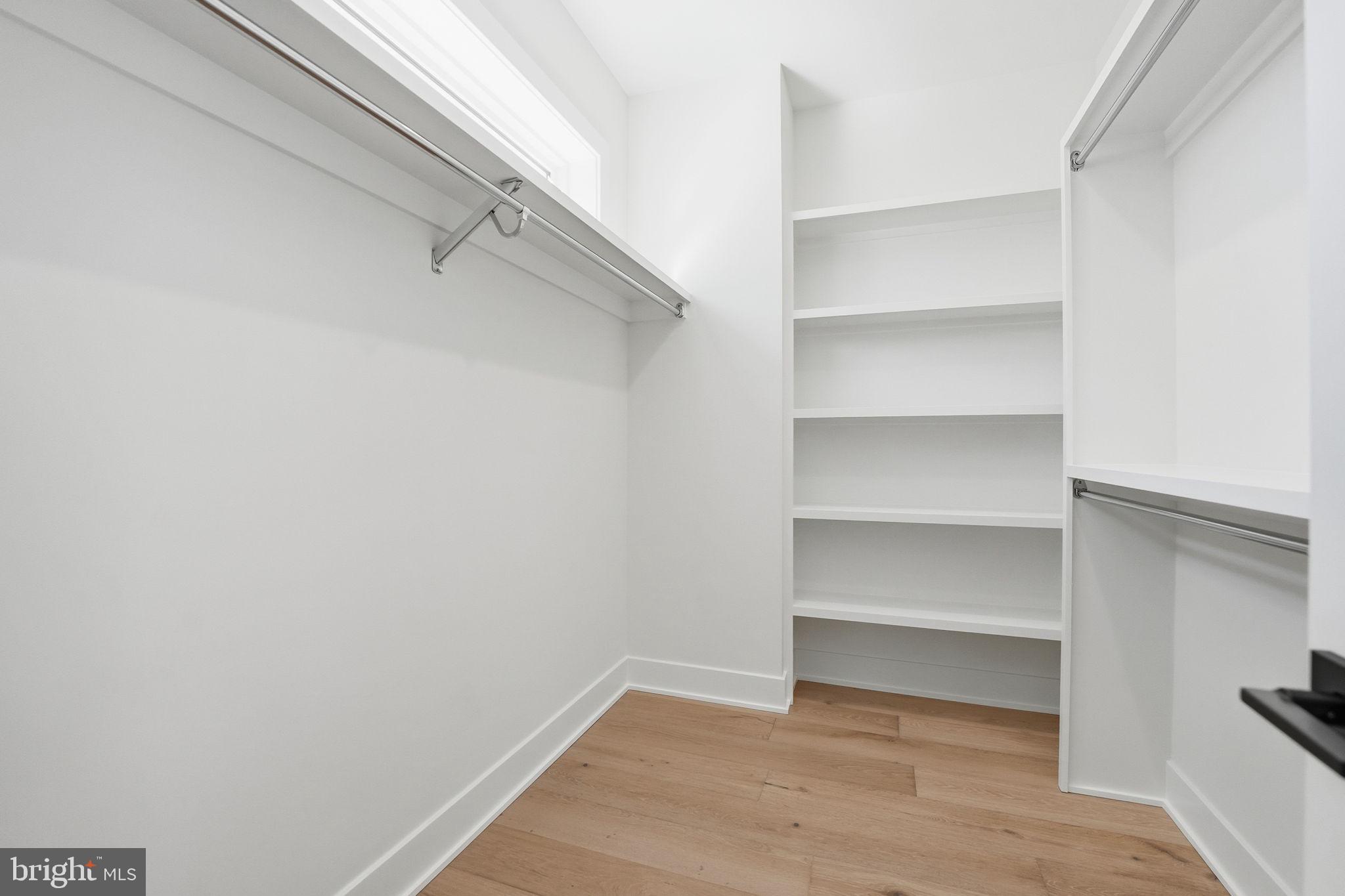 VIENNA WOODS - Residential