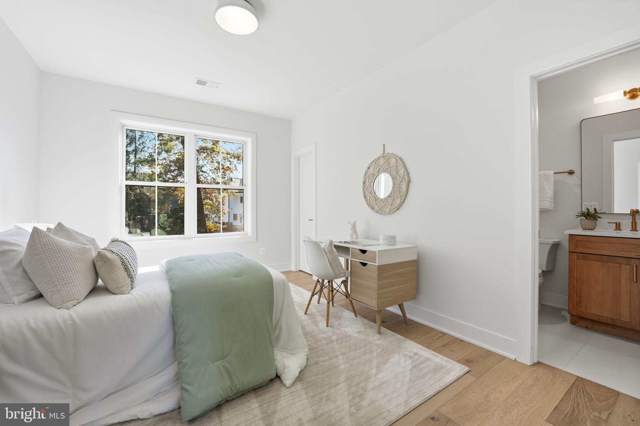 VIENNA WOODS - Residential