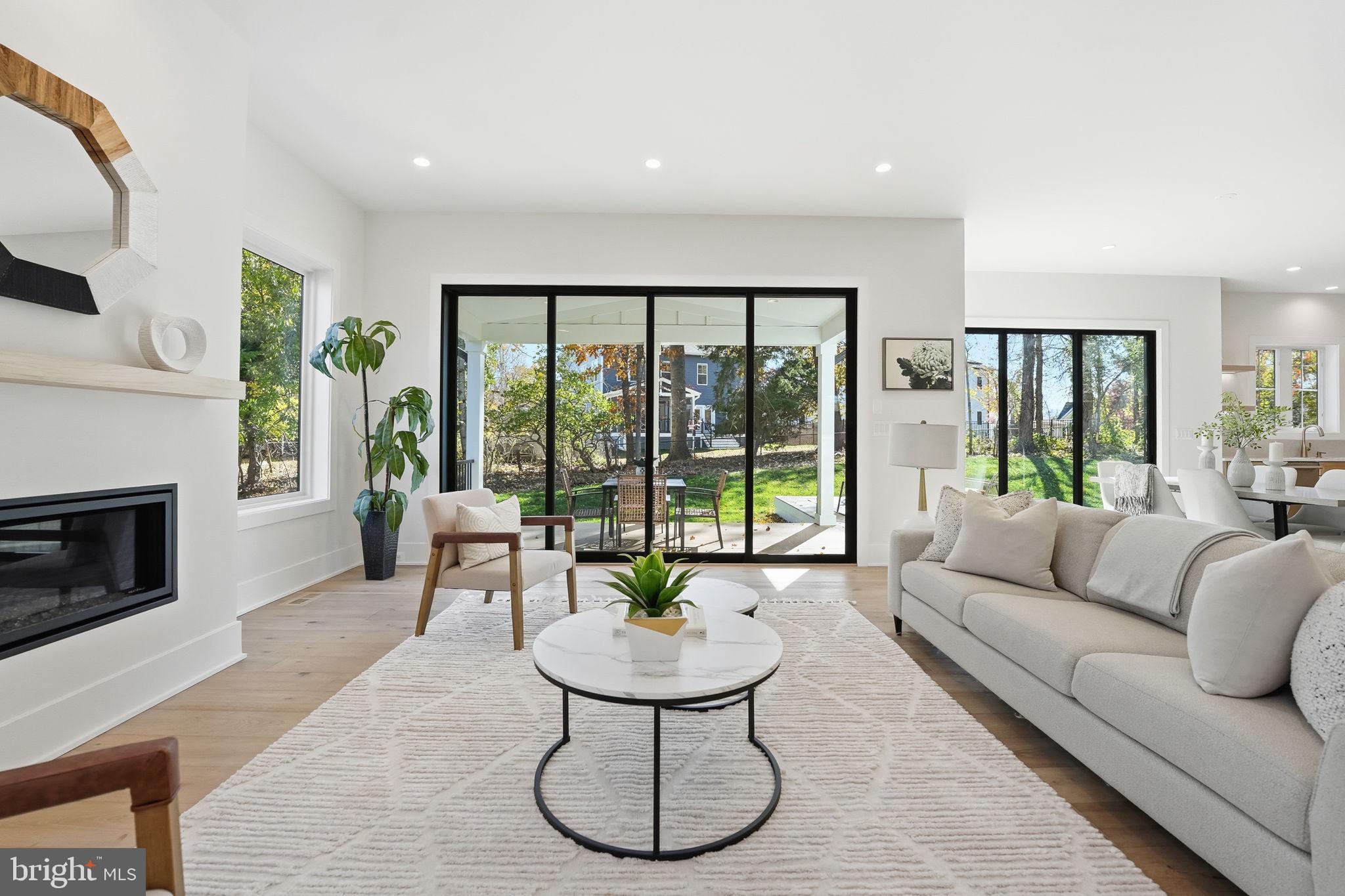 VIENNA WOODS - Residential