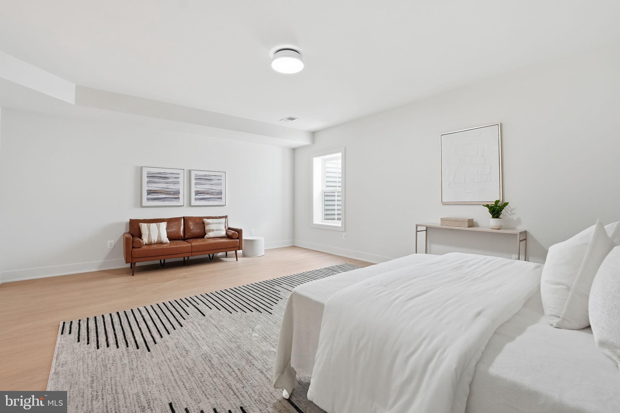 VIENNA WOODS - Residential