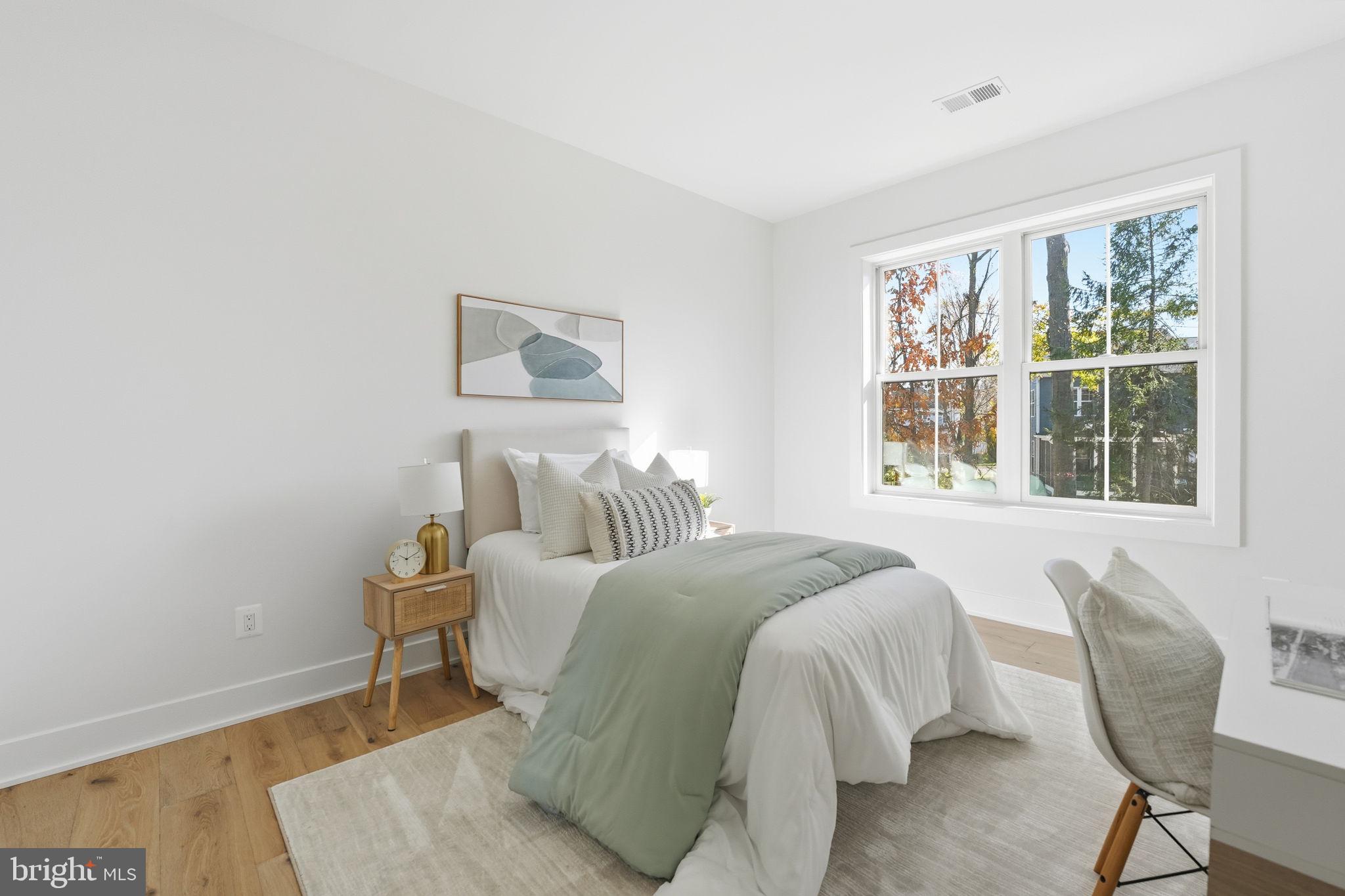 VIENNA WOODS - Residential