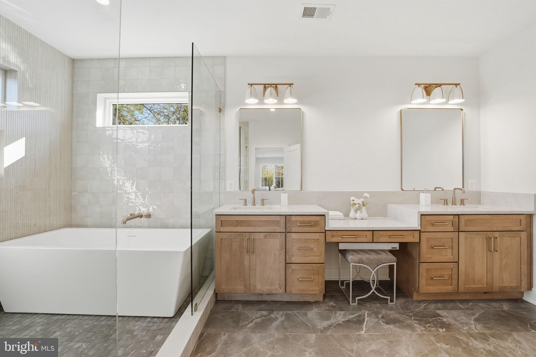 VIENNA WOODS - Residential