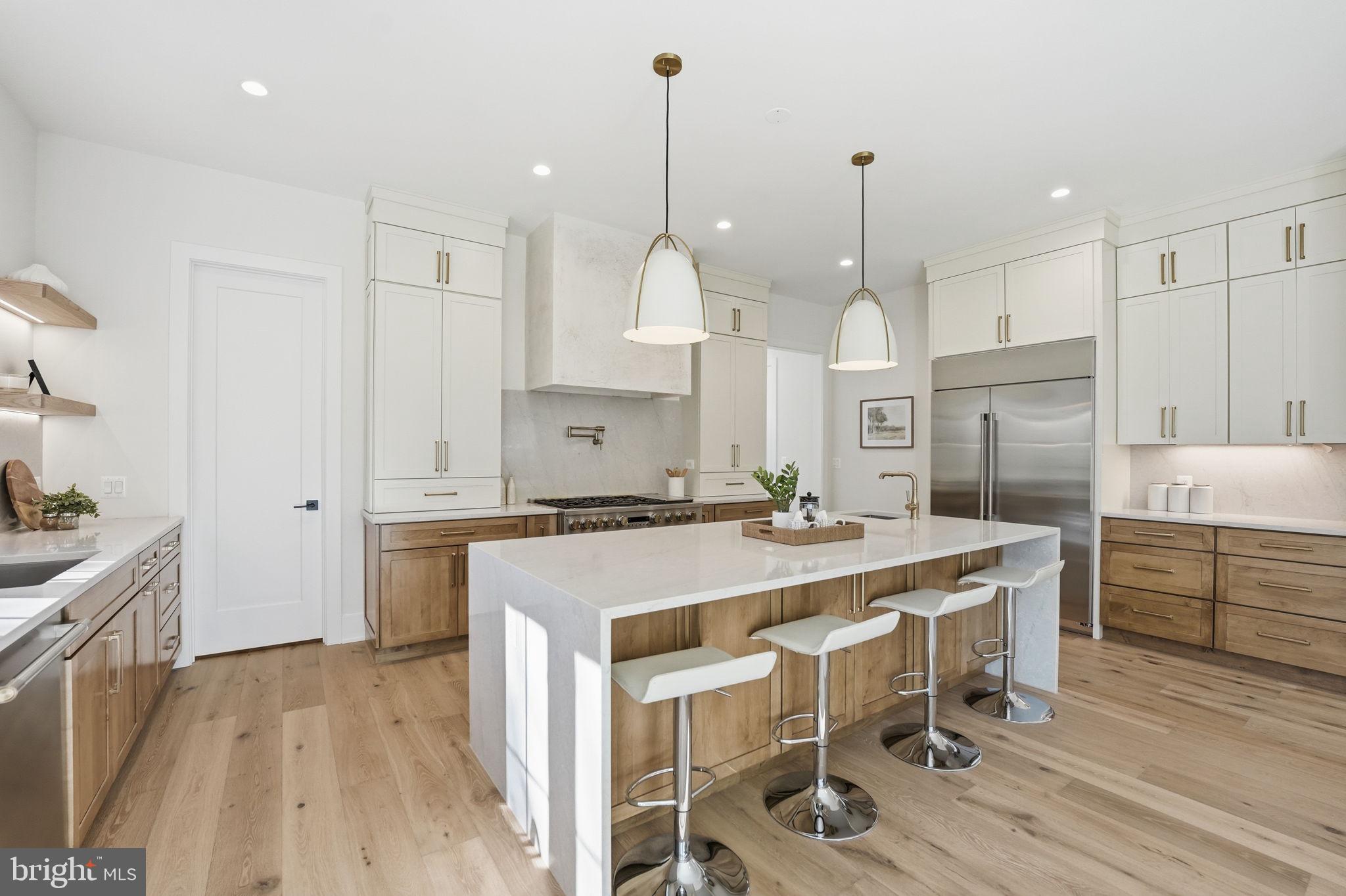 VIENNA WOODS - Residential