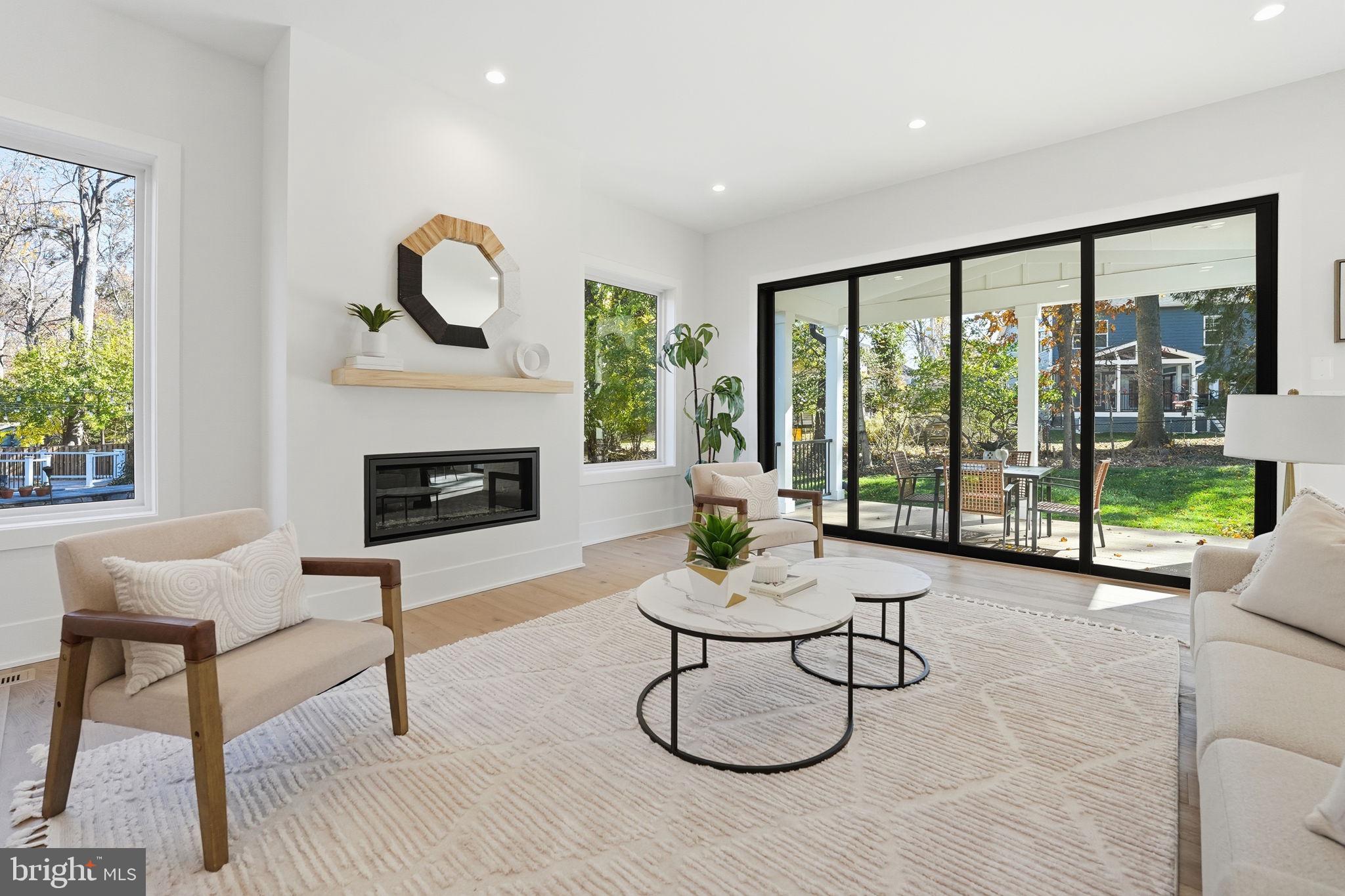 VIENNA WOODS - Residential