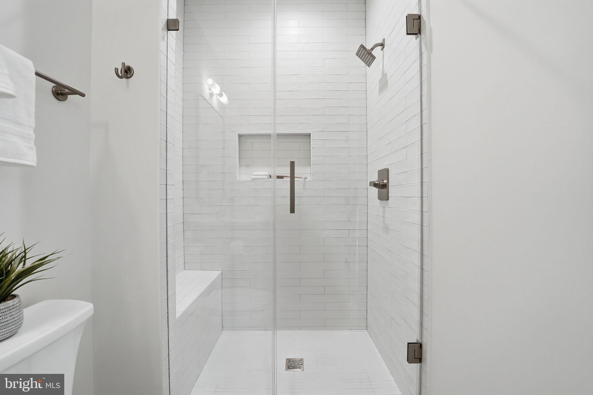 VIENNA WOODS - Residential